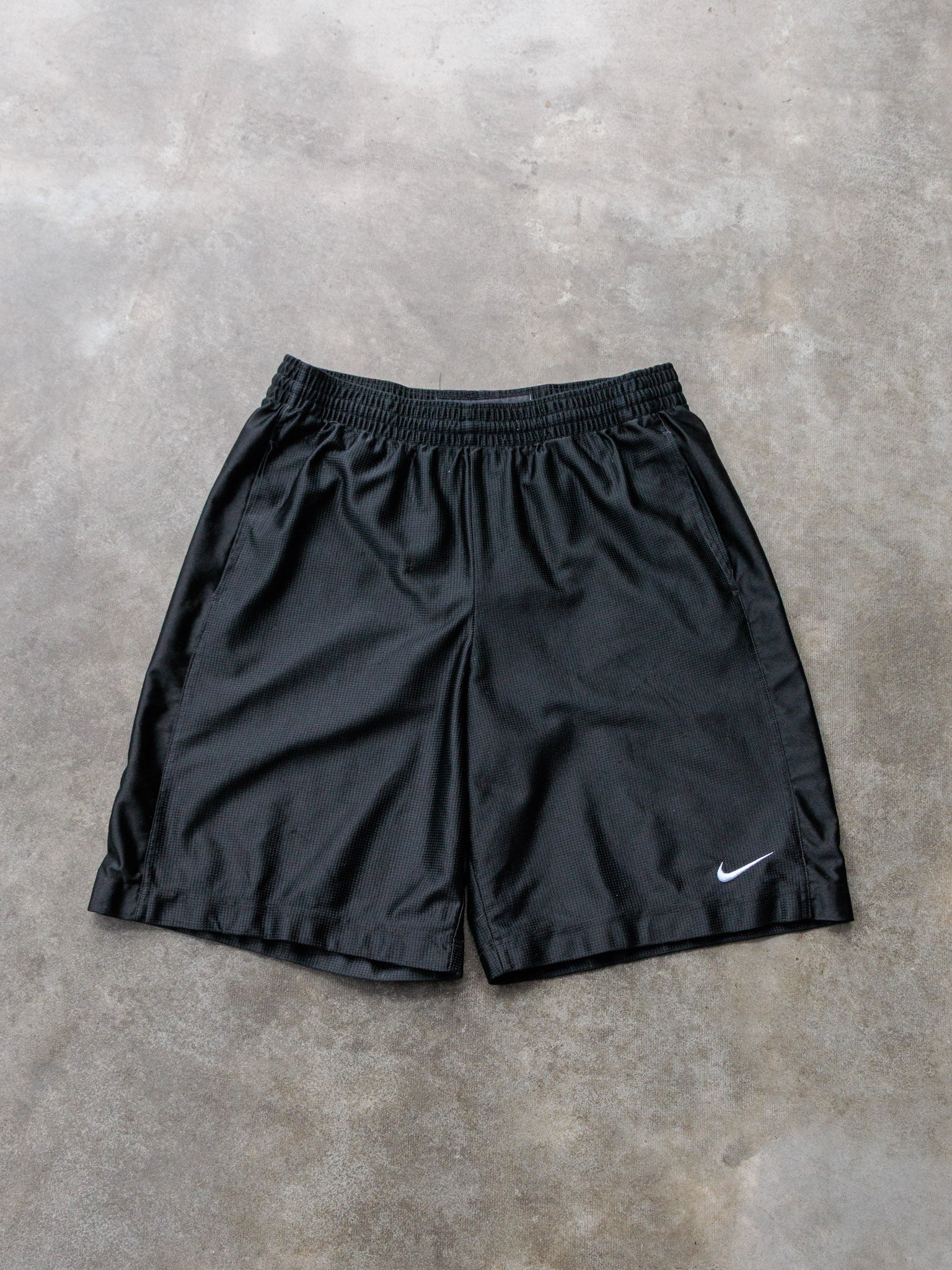 Vintage Black Nike Basketball Shorts (L)