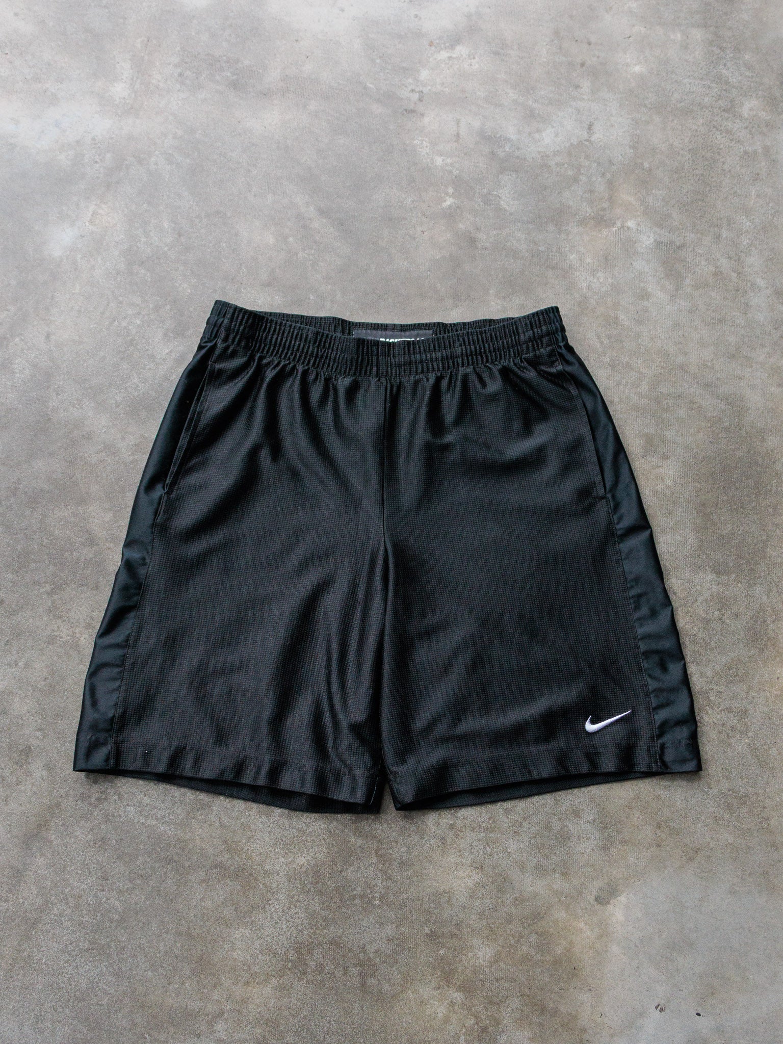Vintage Black Nike Basketball Shorts (L)