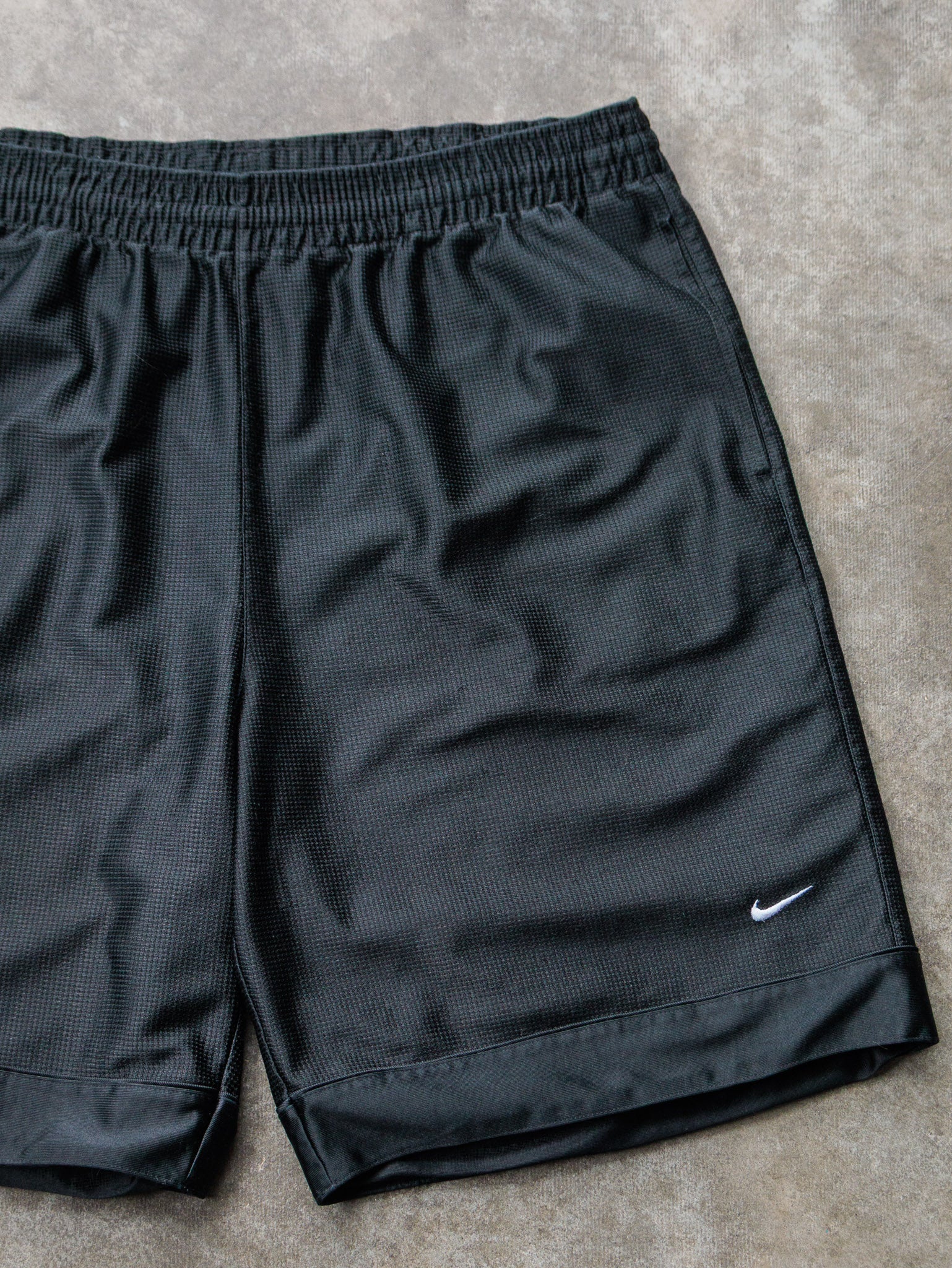 Vintage 00s Black Nike Basketball Shorts (XL)