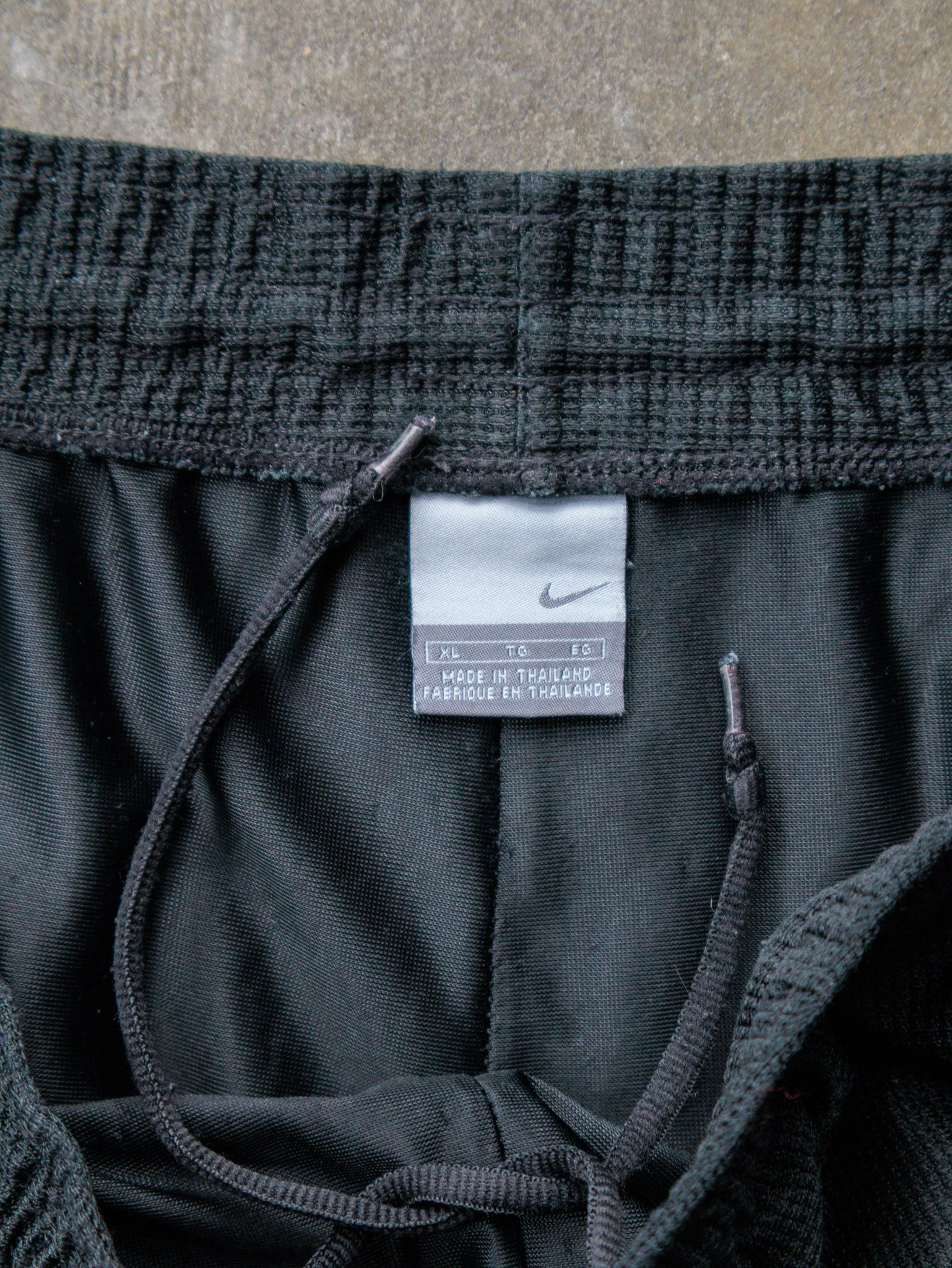 Vintage 00s Black Nike Basketball Shorts (XL)