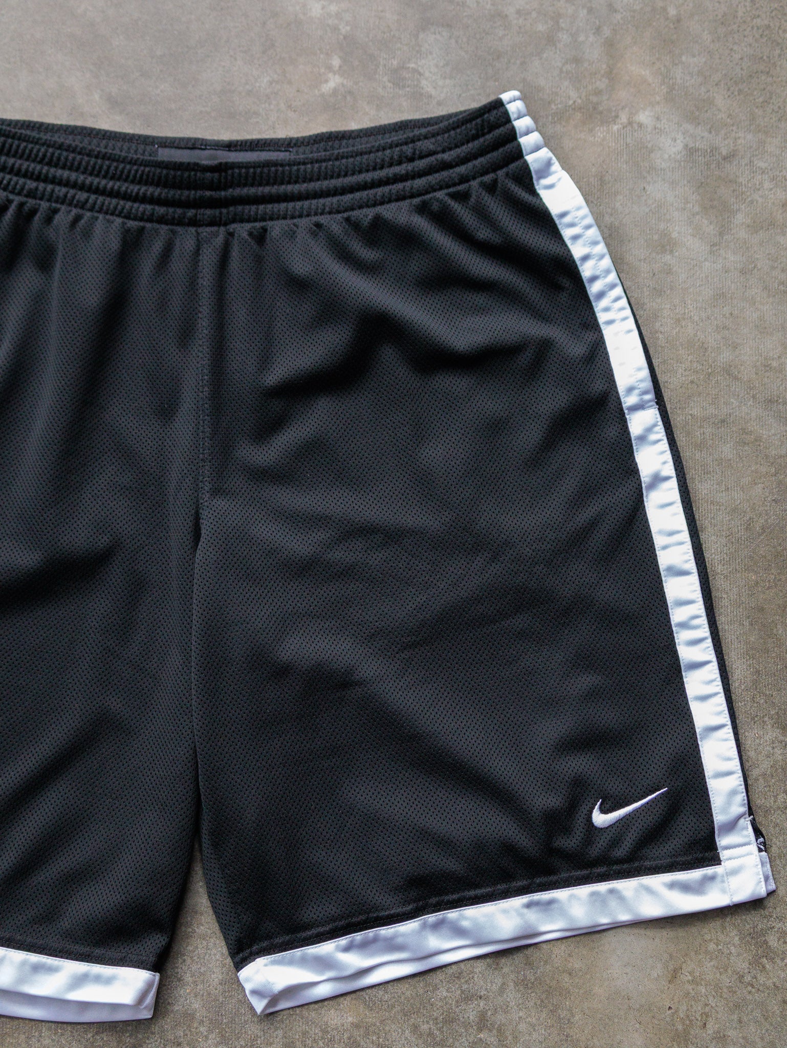 Vintage Black & White Nike Basketball Shorts (L)