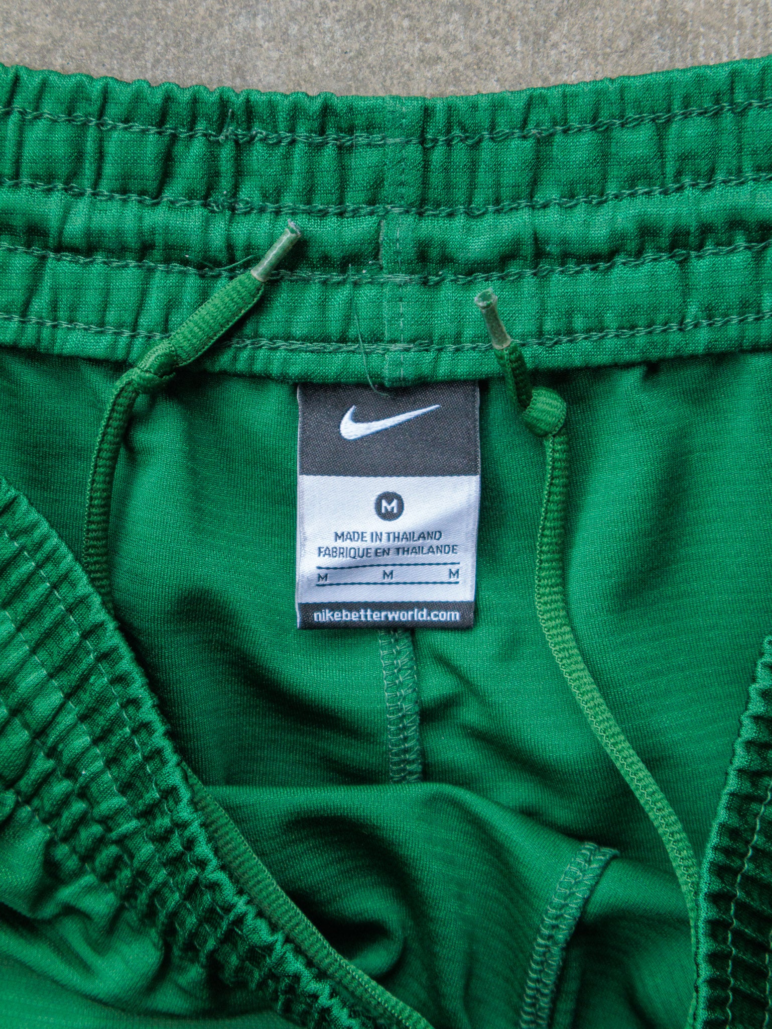 Vintage 00s Green Nike Basketball Shorts (M)