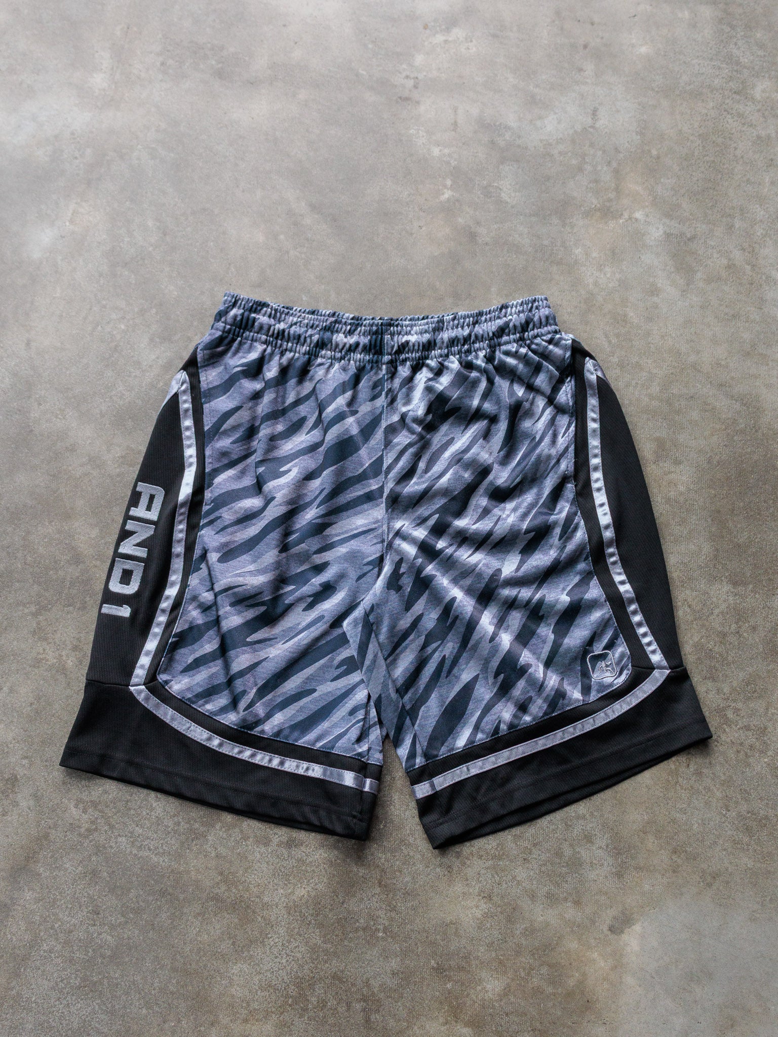 Grey AND1 Tiger Stripe Basketball Shorts (M)