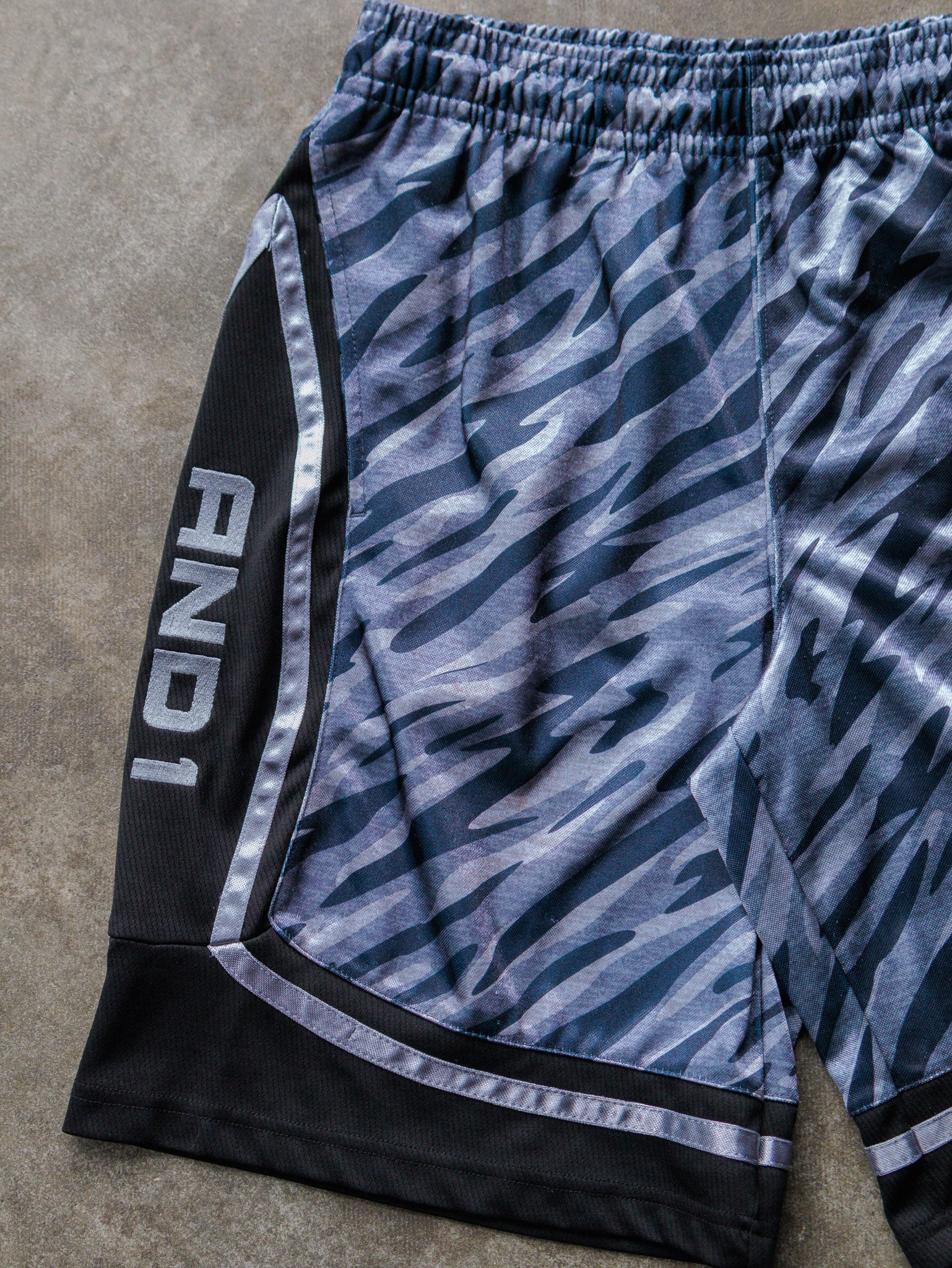 Grey AND1 Tiger Stripe Basketball Shorts (M)