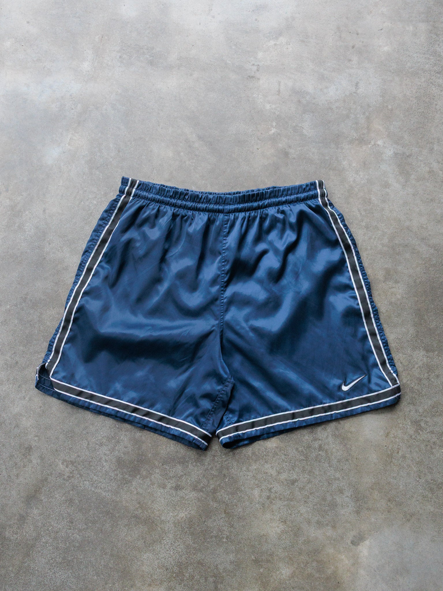 Vintage 90s Navy & Black Nike Shorts (L)