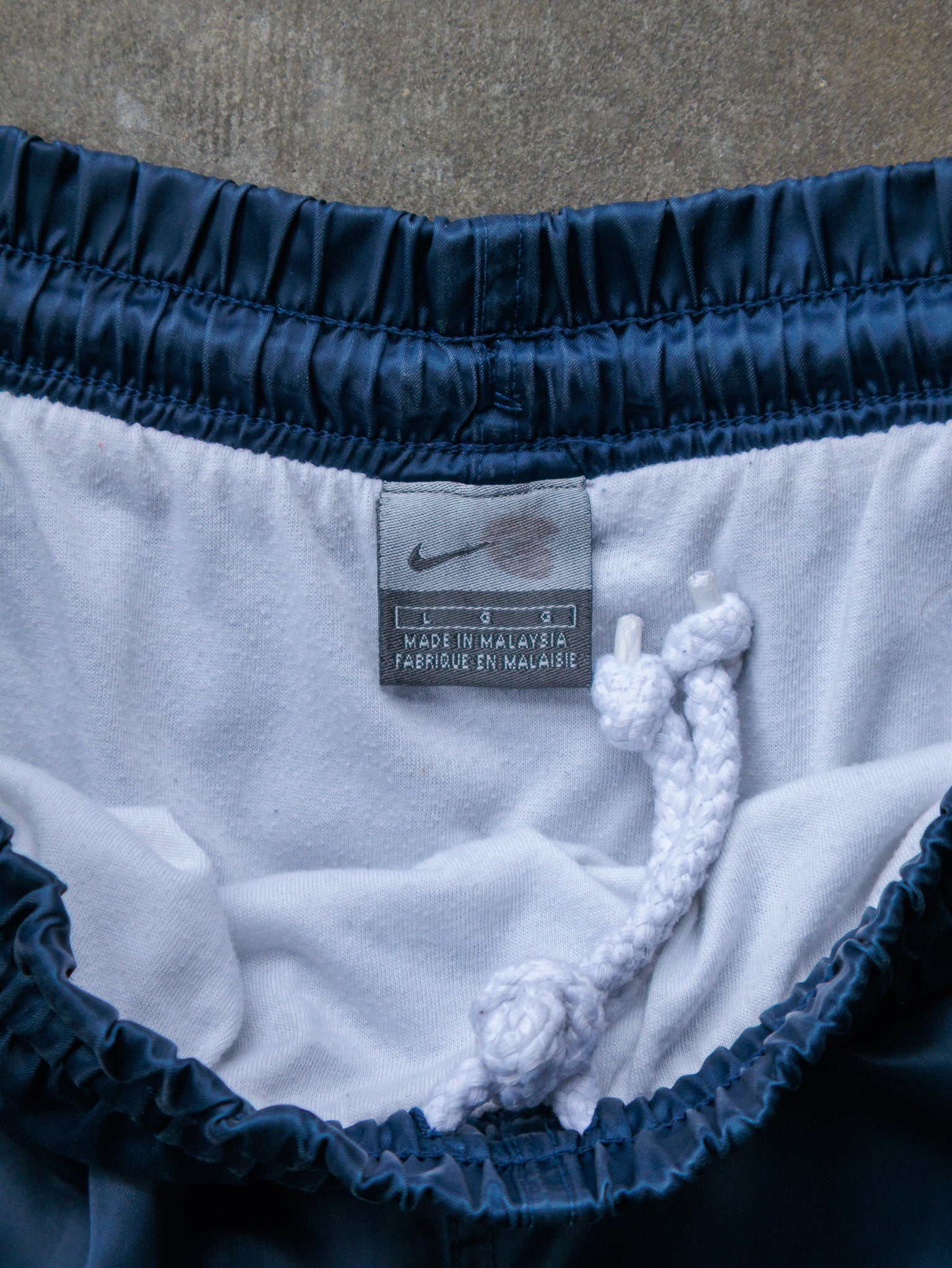 Vintage 90s Navy & Black Nike Shorts (L)