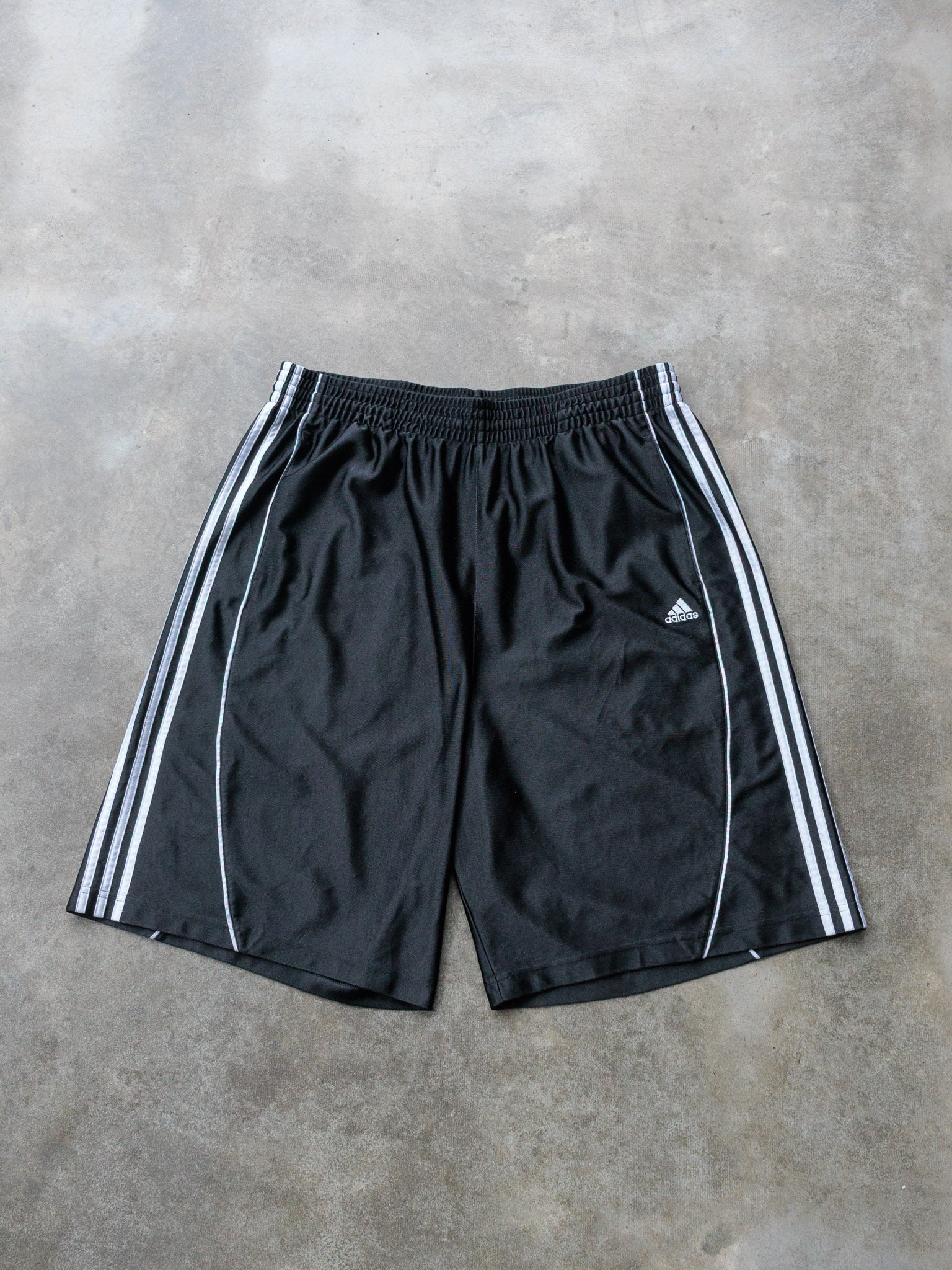 Vintage Black Adidas 3-Stripe Basketball Shorts (2XL)