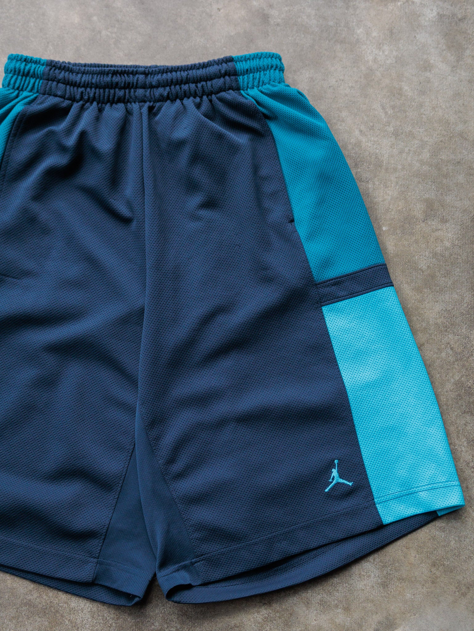 Vintage 00s Teal Jordan Basketball Shorts (L)