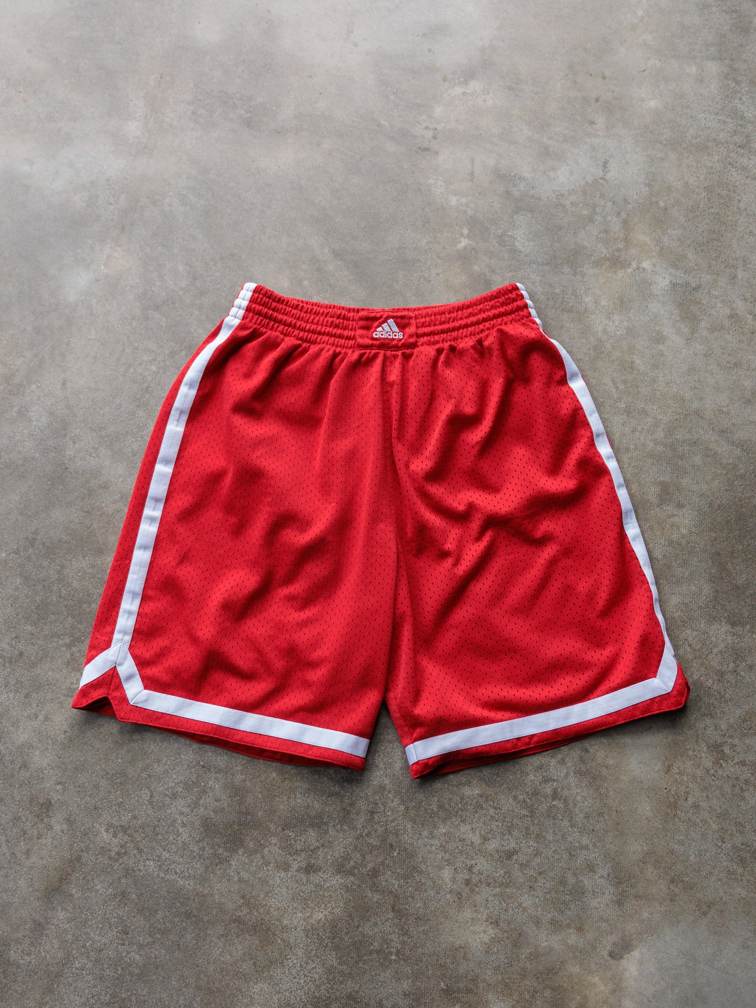 Vintage 00s Red Adidas Mesh Basketball Shorts (M)