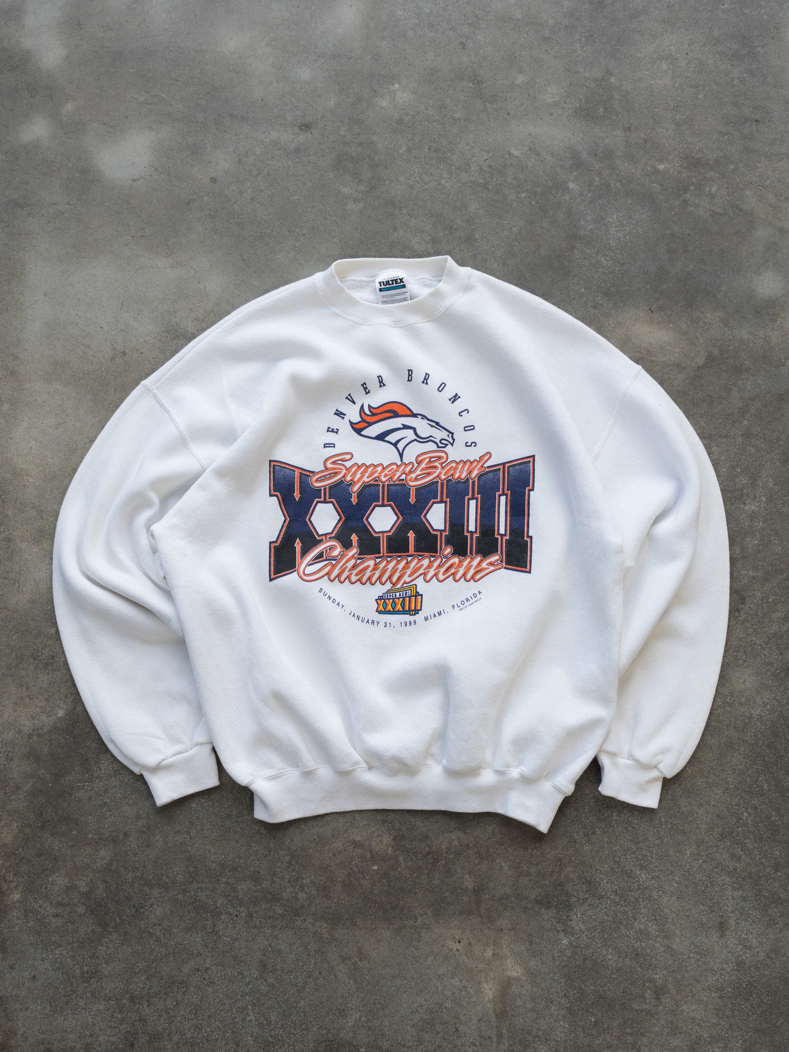 Vintage 1999 Denver Broncos Super Bowl Champions Sweatshirt (XL)