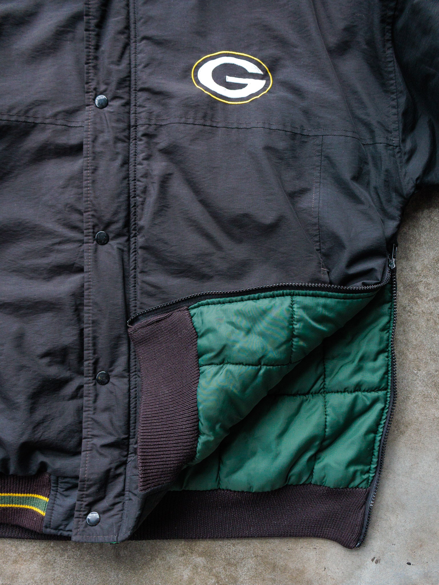 Vintage 90s Black Starter Green Bay Packers Puffer Jacket (L)
