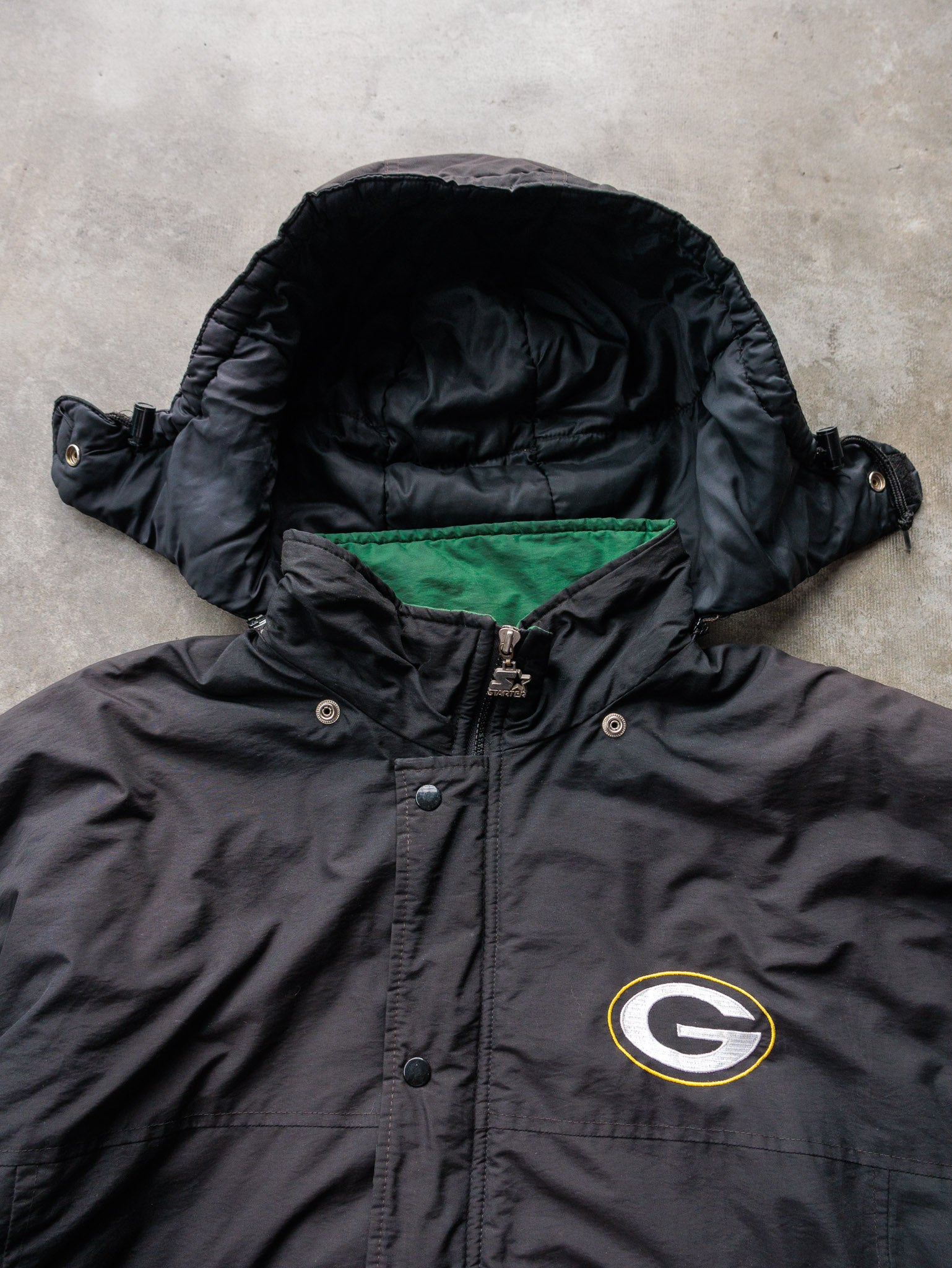Vintage 90s Black Starter Green Bay Packers Puffer Jacket (L)