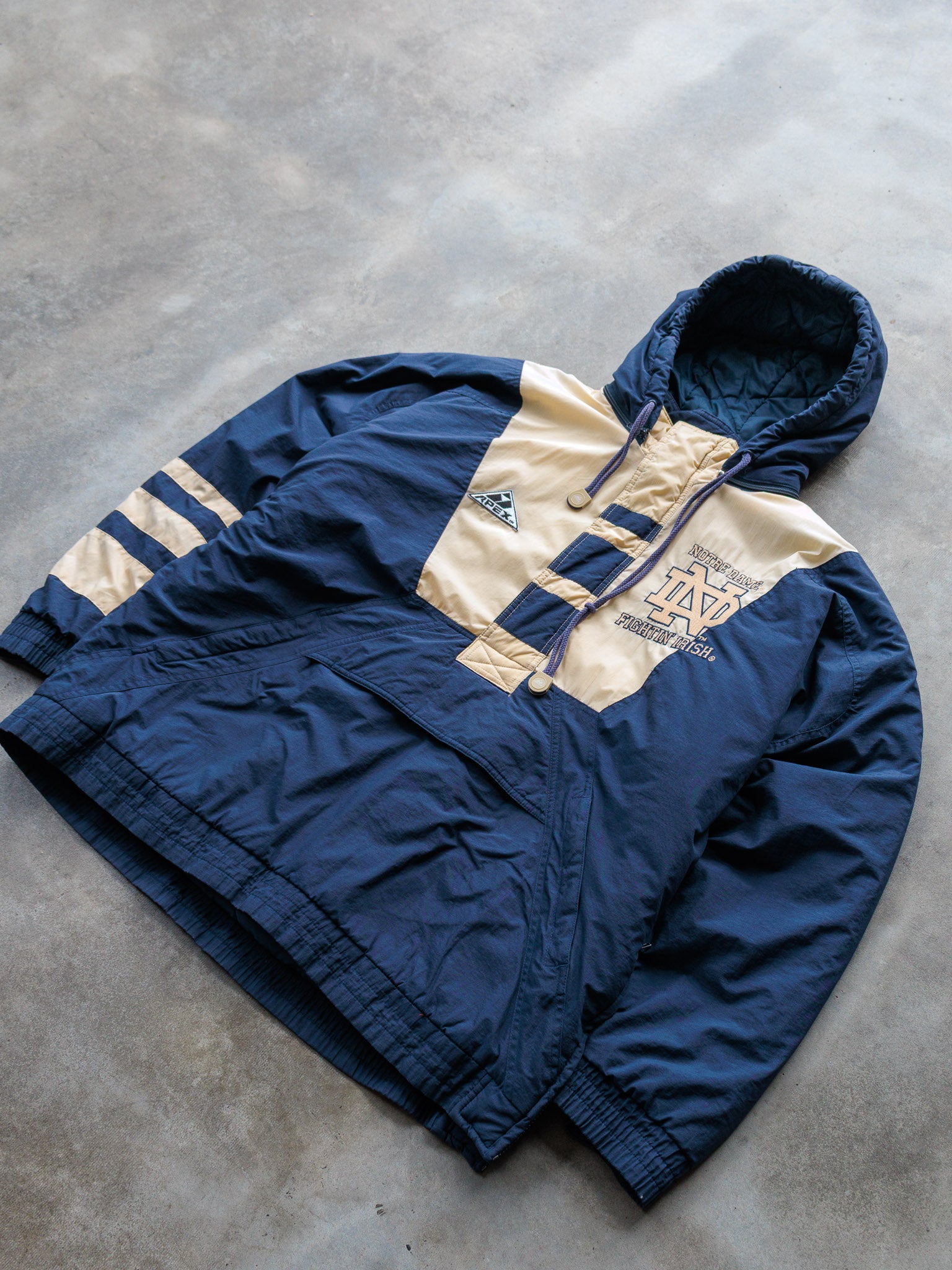 Vintage 90s Blue & Cream Apex One Notre Dame Fighting Irish Puffer Jacket (XL)