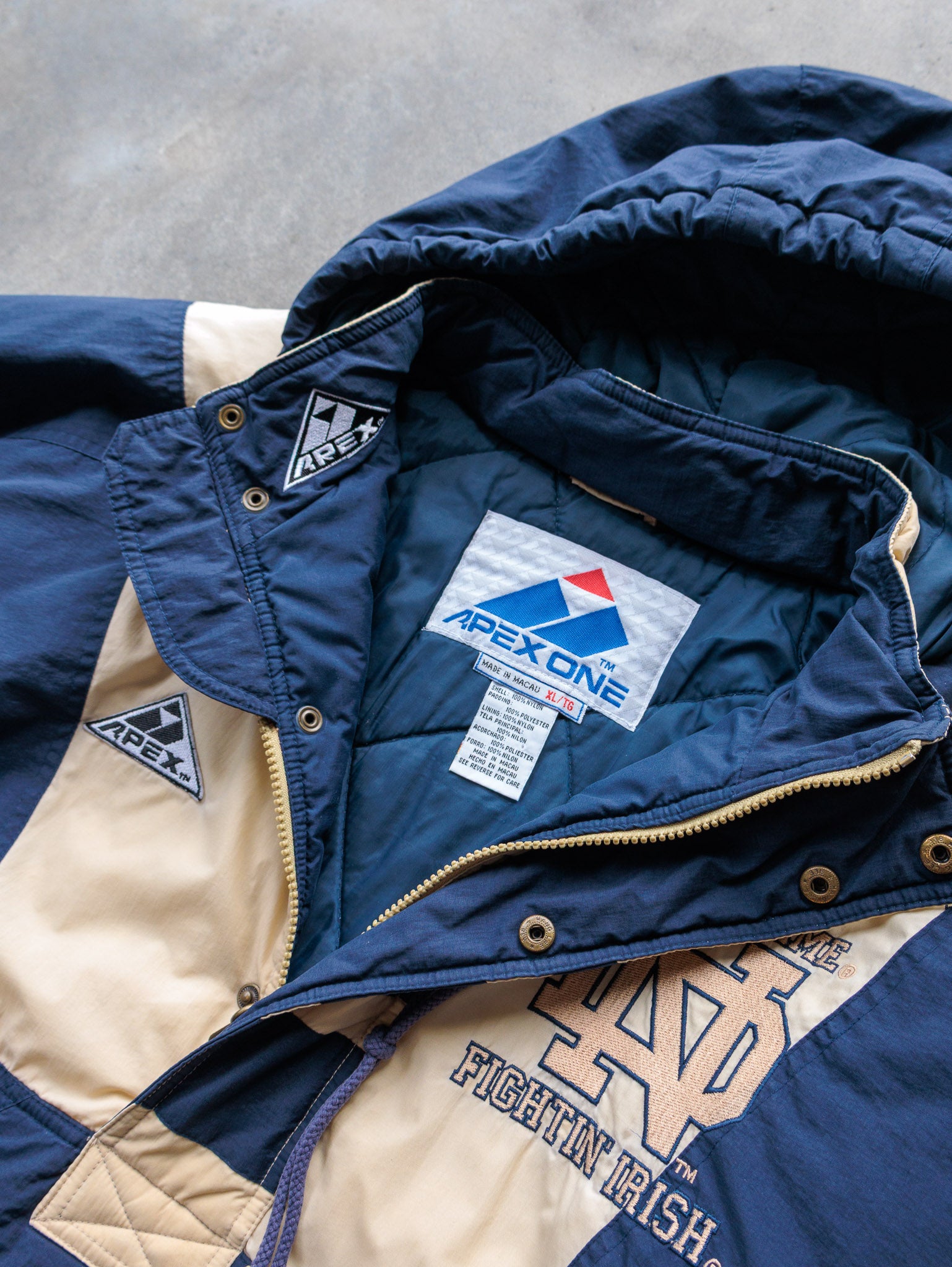 Vintage 90s Blue & Cream Apex One Notre Dame Fighting Irish Puffer Jacket (XL)
