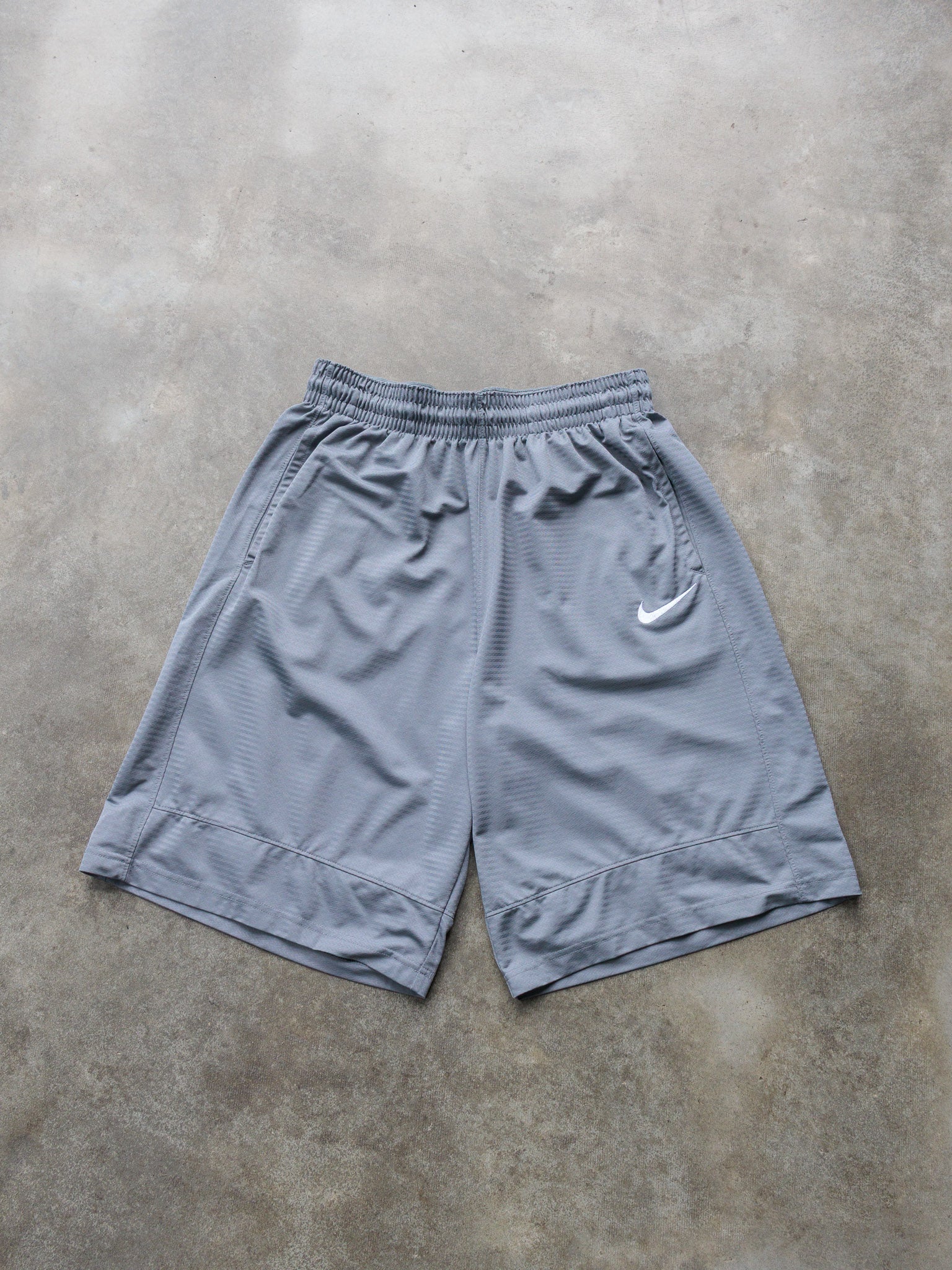 Grey Nike Performance Shorts (L)