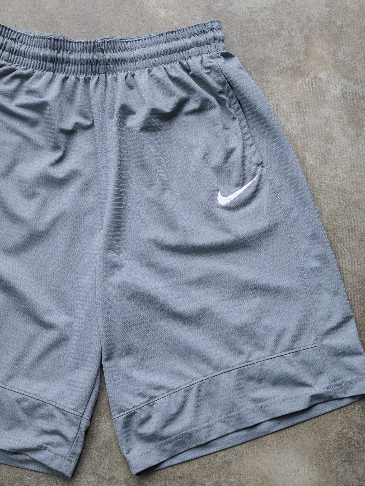 Grey Nike Performance Shorts (L)