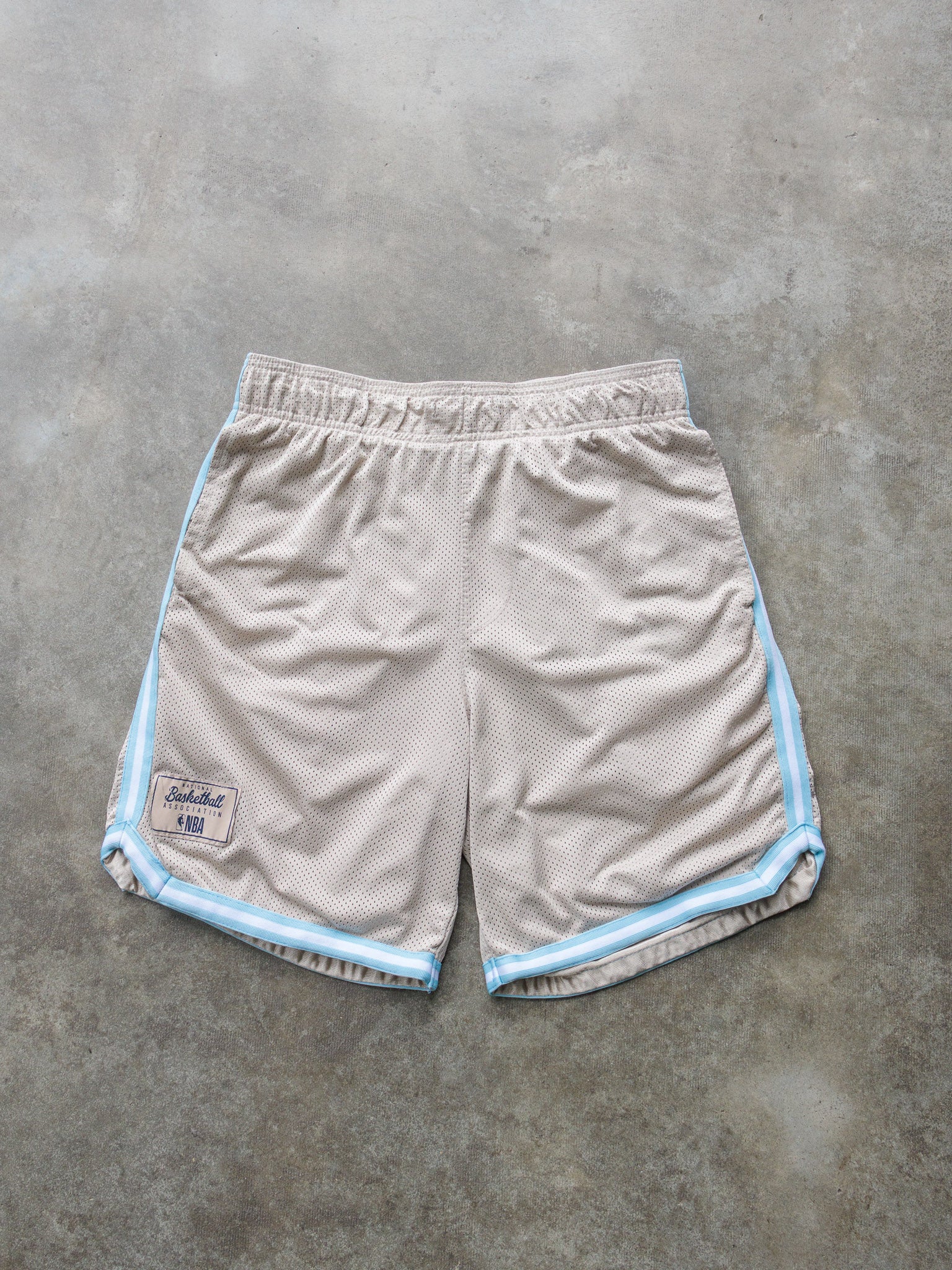 Vintage Cream NBA Basketball Mesh Shorts (M)