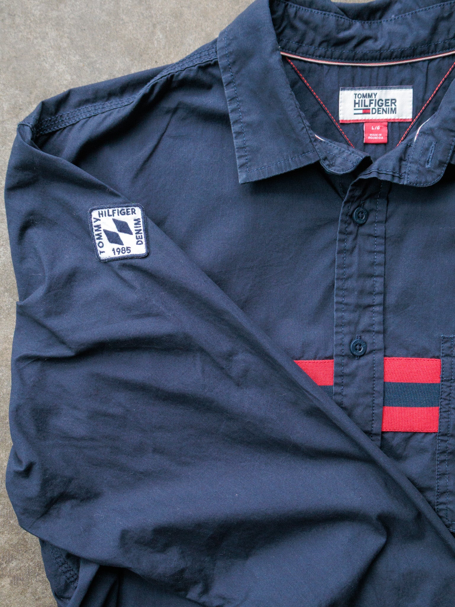 Vintage Navy & Red Tommy Hilfiger Shirt (L)