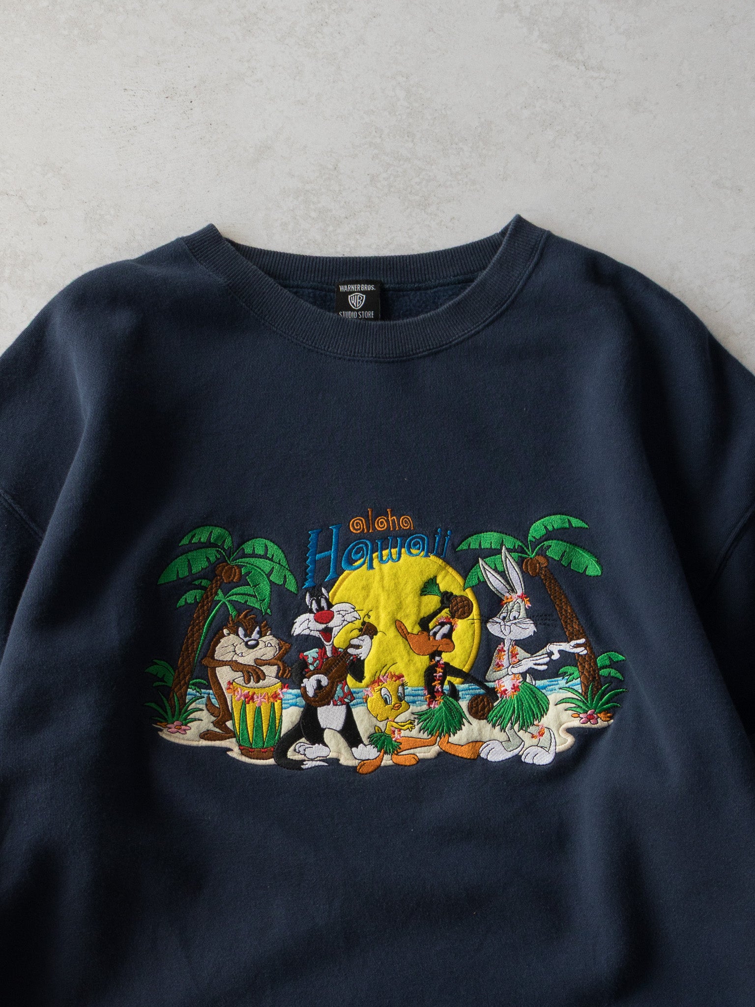 Vintage Looney Tunes Hawaii Sweatshirt (2XL)