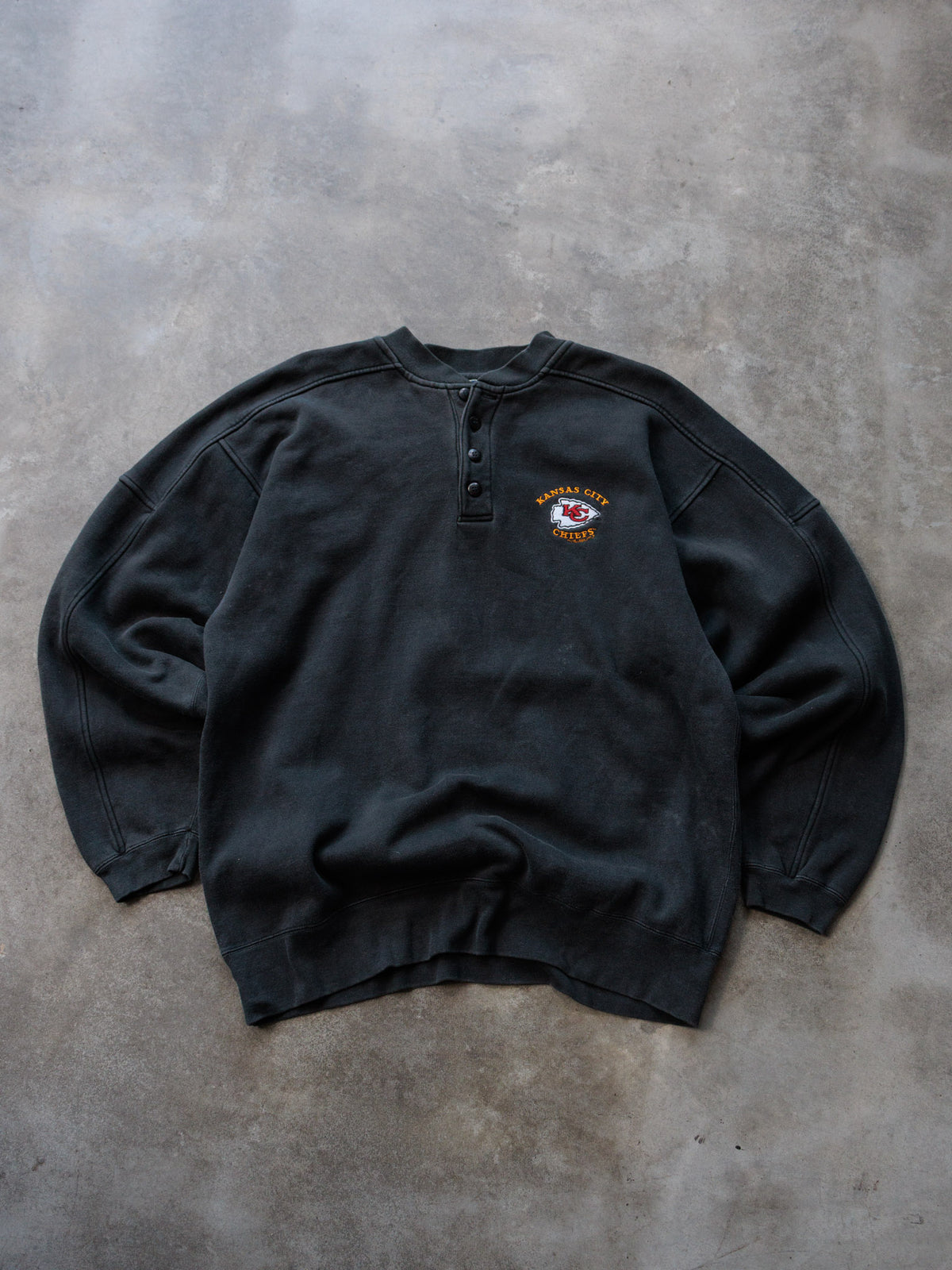 Vintage 90s Black Kansas City Chiefs Henley Sweatshirt (L)