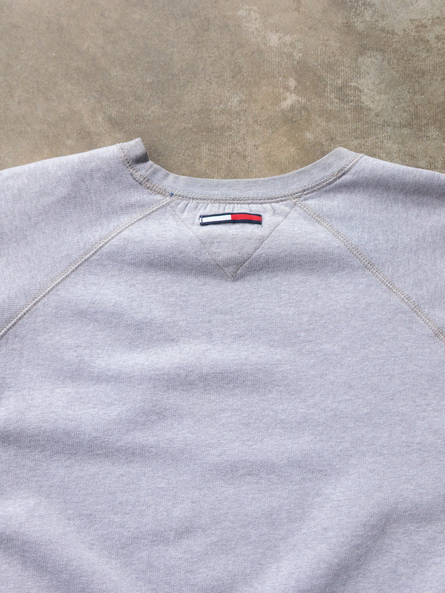 Vintage 00s Grey Tommy Hilfiger Sweatshirt (XL)