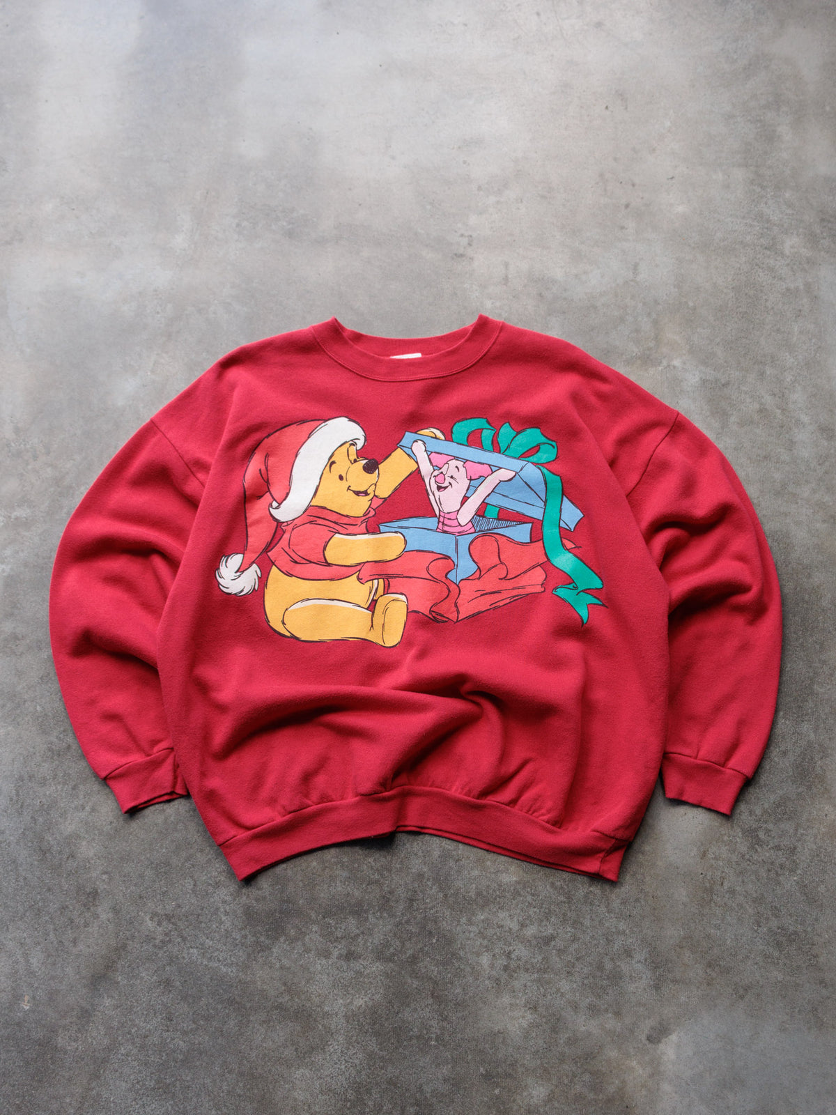 Vintage 90s Red Disney Winnie the Pooh Christmas Sweatshirt (XL)