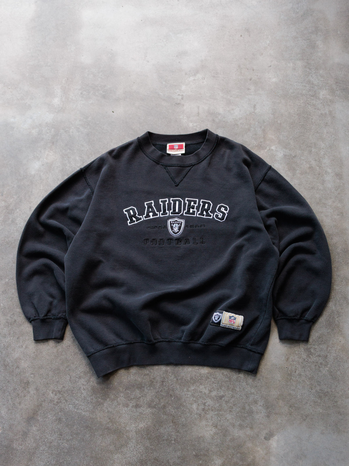 Vintage 00s Black Raiders Sweatshirt (M)