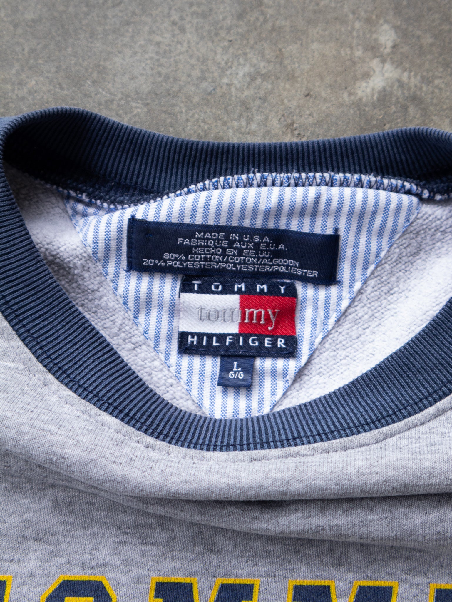 Vintage 90s Grey Tommy Hilfiger Sweatshirt (L)