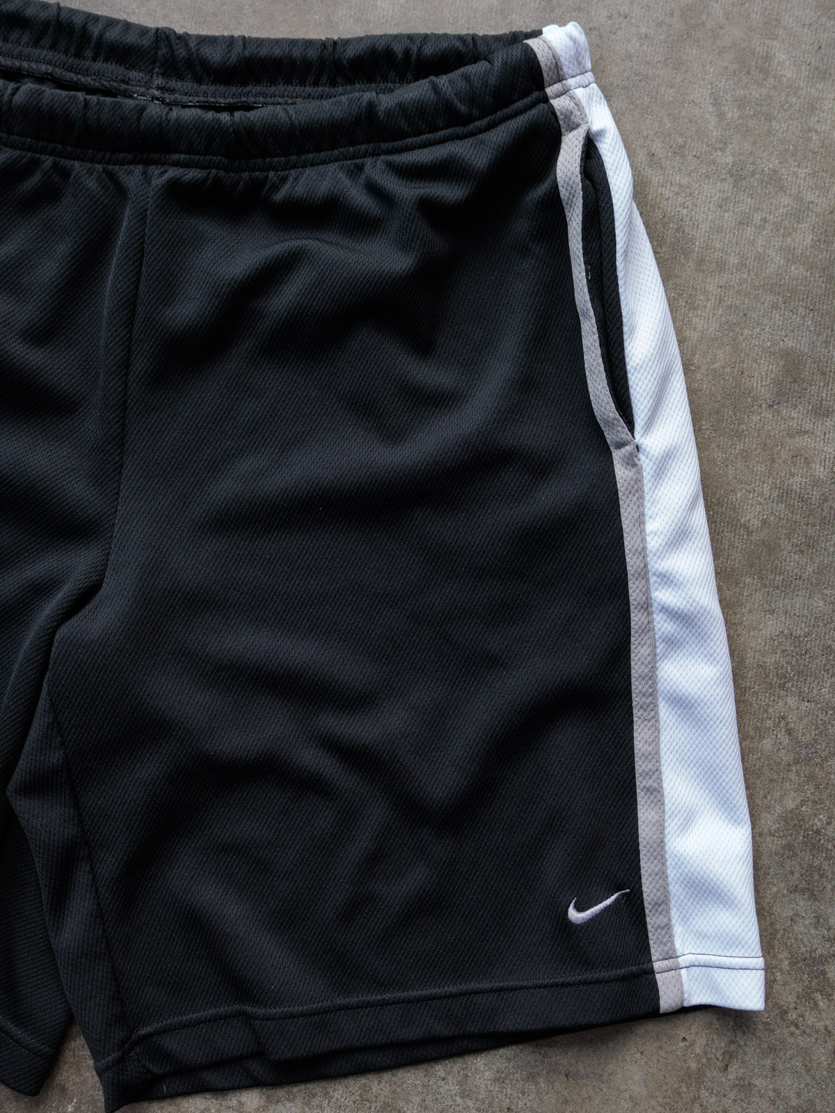 Vintage 00s Black Nike Shorts (-)