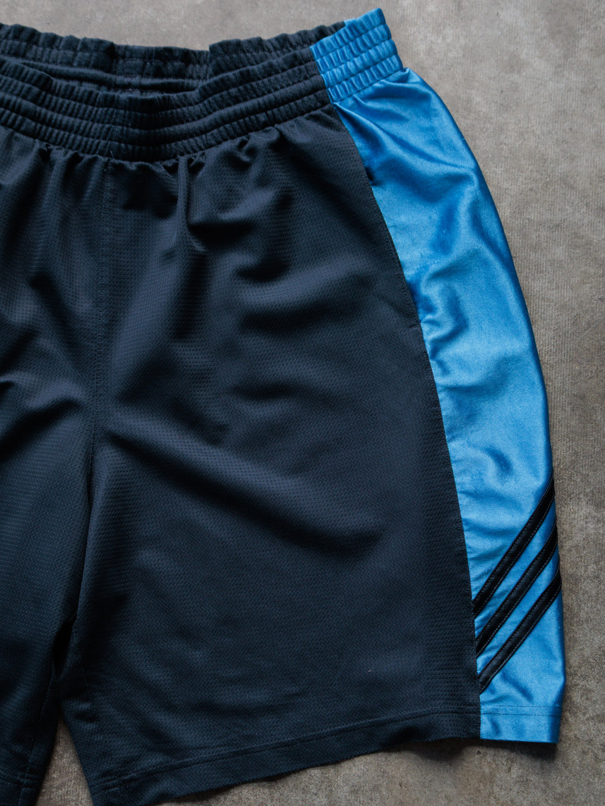 Vintage 00s Black Adidas Shorts (XL)