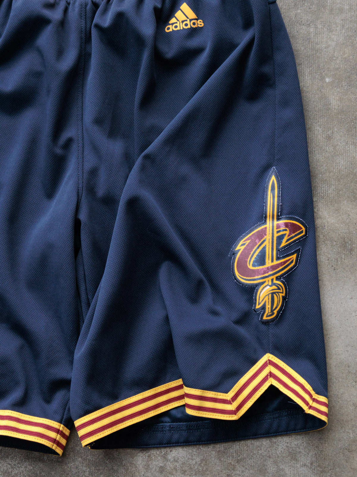 Vintage Navy Adidas Cleveland Cavaliers Basketball Shorts (M)