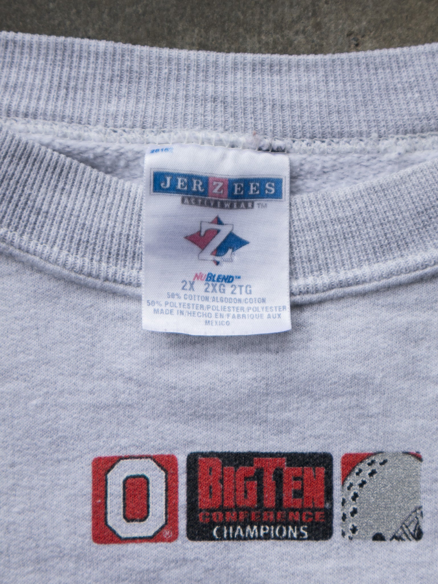 Vintage 2002 Ohio State Buckeyes Champions Sweatshirt (2XL)