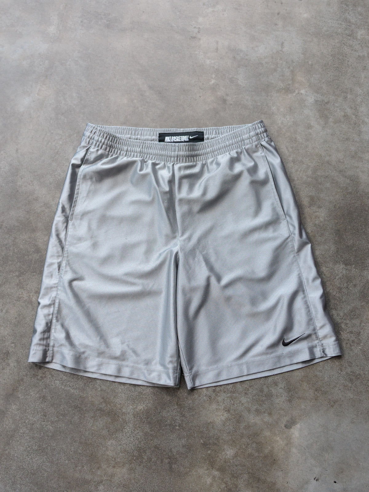 Vintage Grey Nike Basketball Shorts (L)