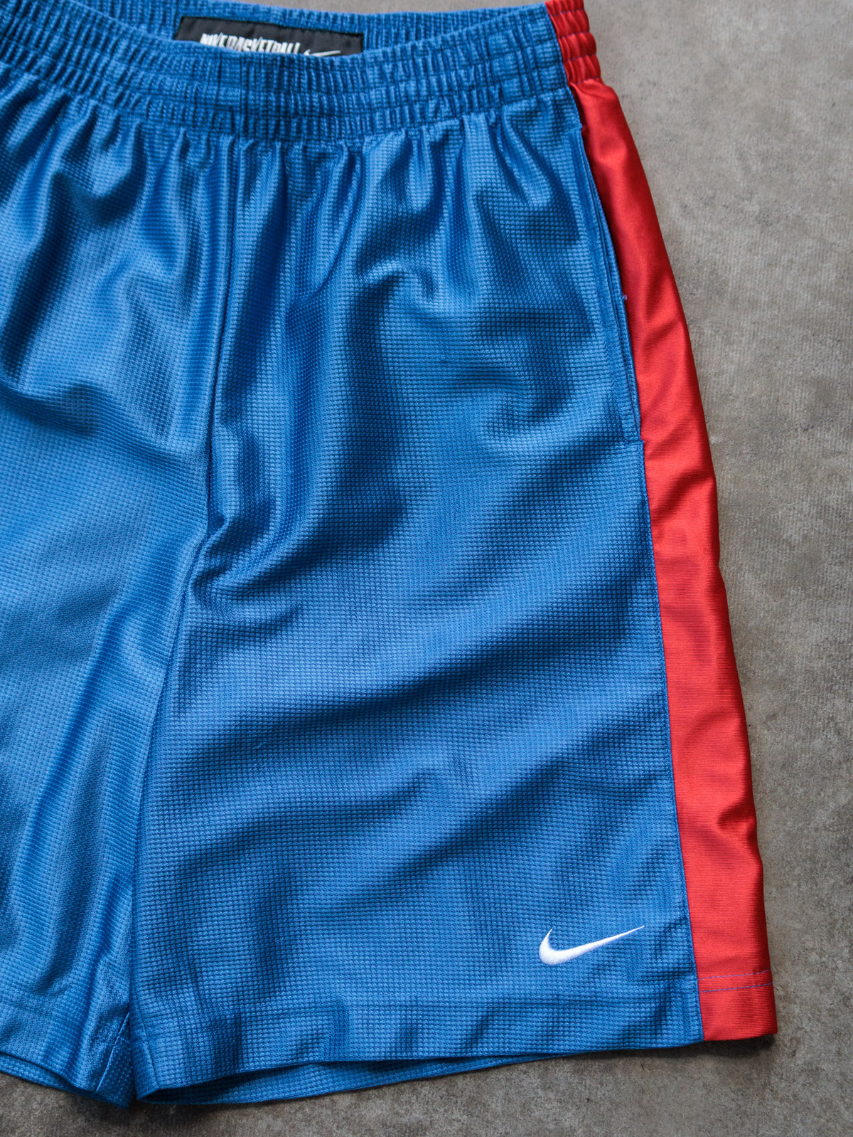 Vintage 00s Blue Nike Basketball Shorts (M)