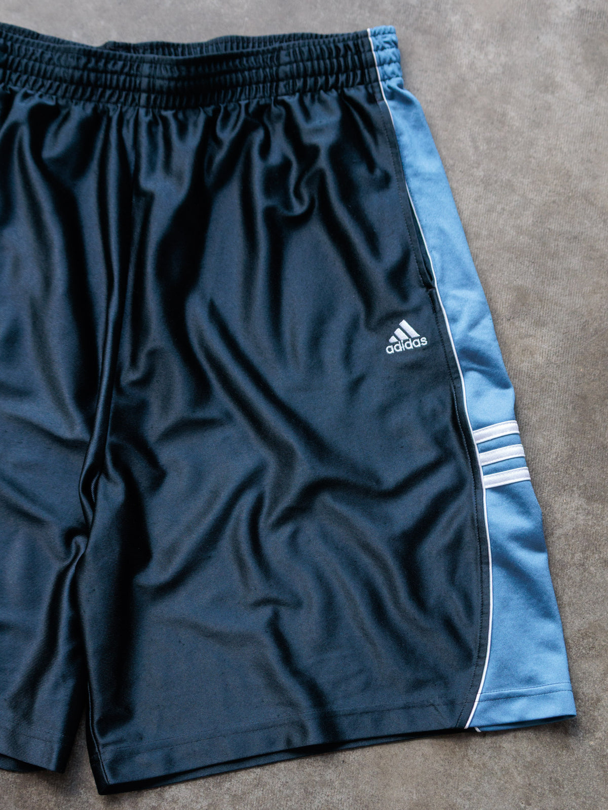 Vintage 00s Black Adidas Shorts (XL)