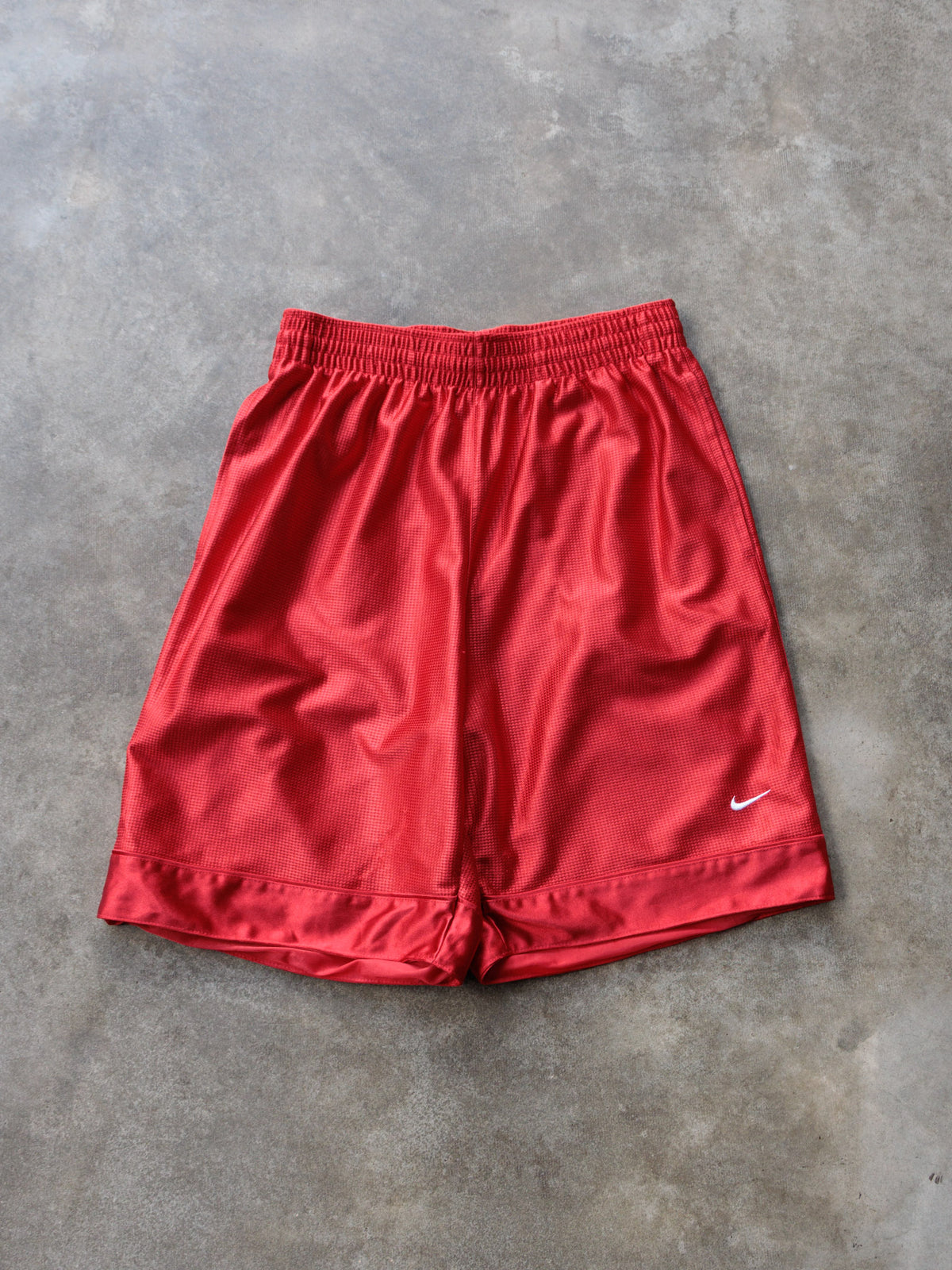 Vintage 00s Red Nike Shorts (M)