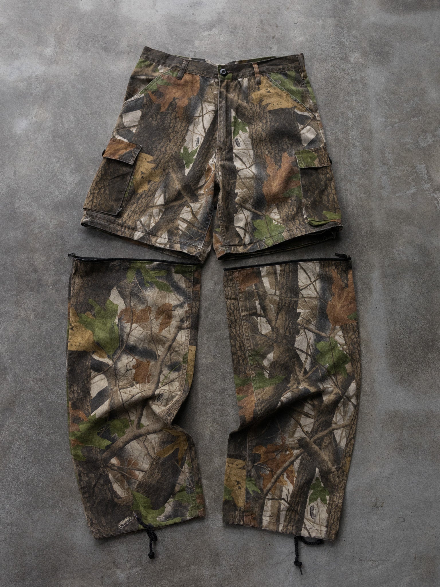 Vintage 90s Liberty Realtree Hardwoods Zip-Off Cargo Camo Pants (M)