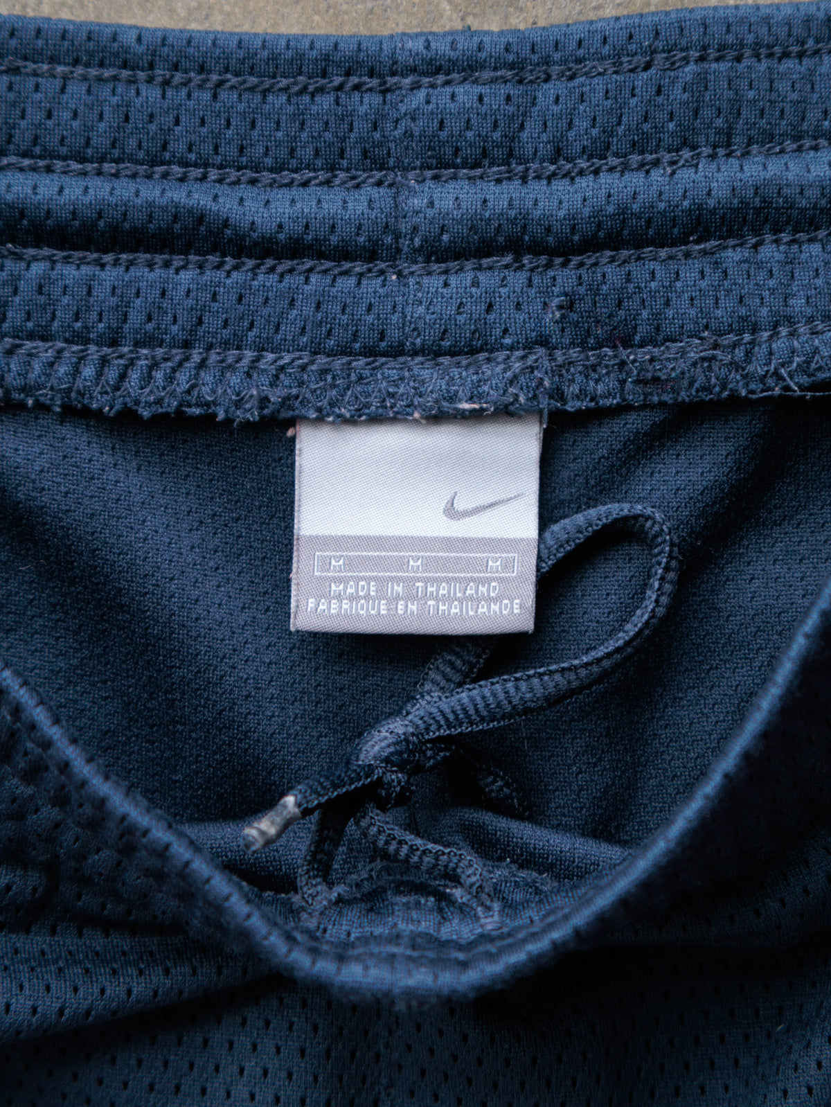 Vintage 00s Navy Nike Mesh Shorts (M)