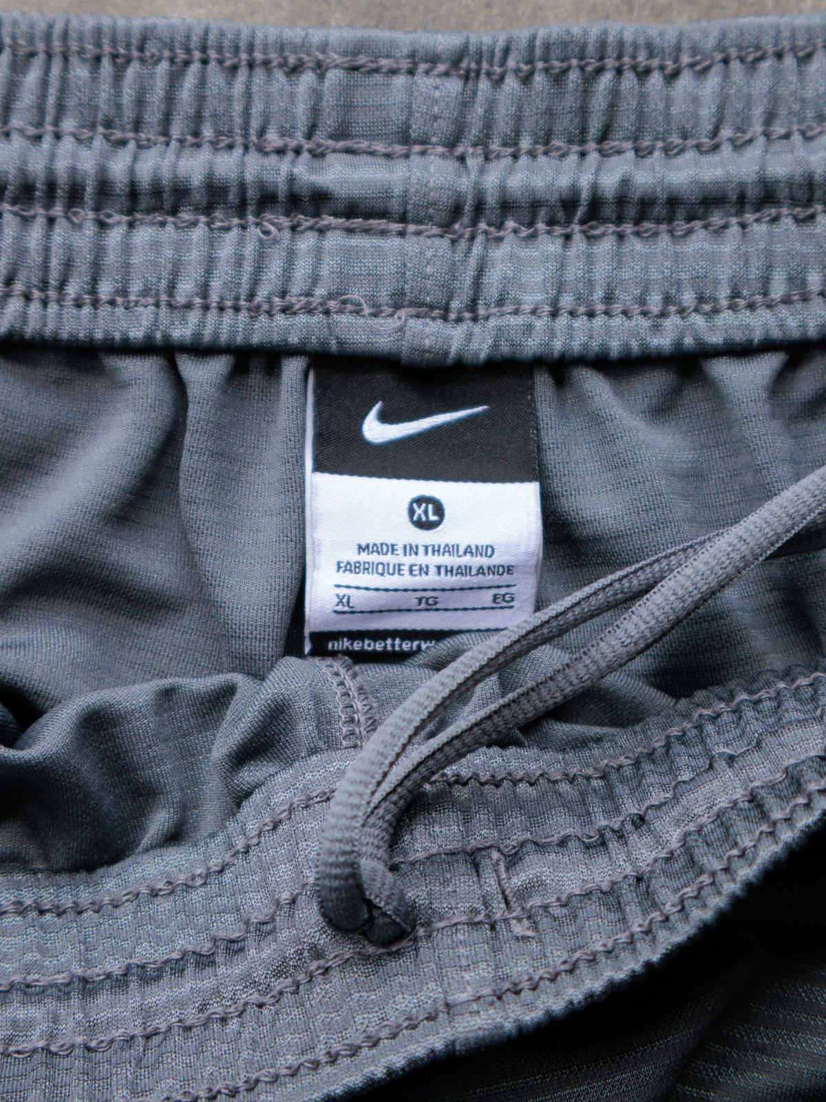 Vintage 00s Grey Nike Shorts (XL)