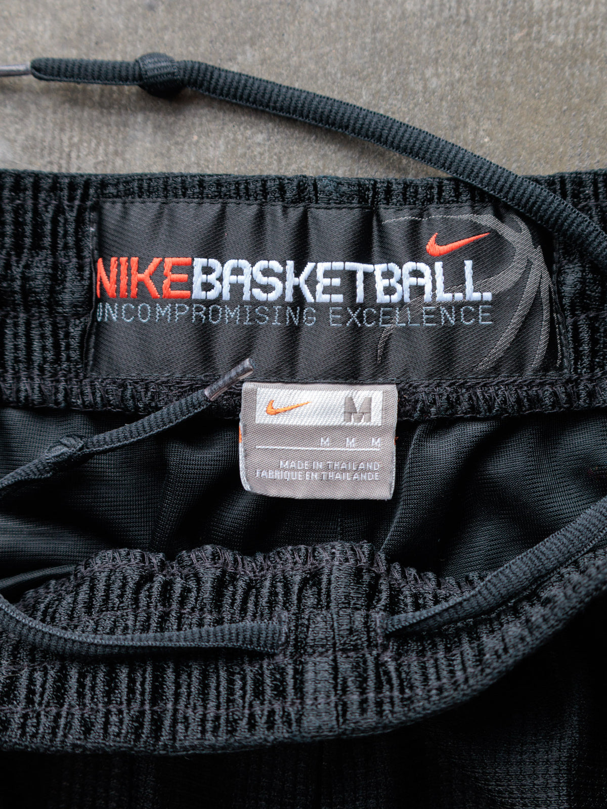 Vintage 00s Black Nike Basketball Shorts (M)