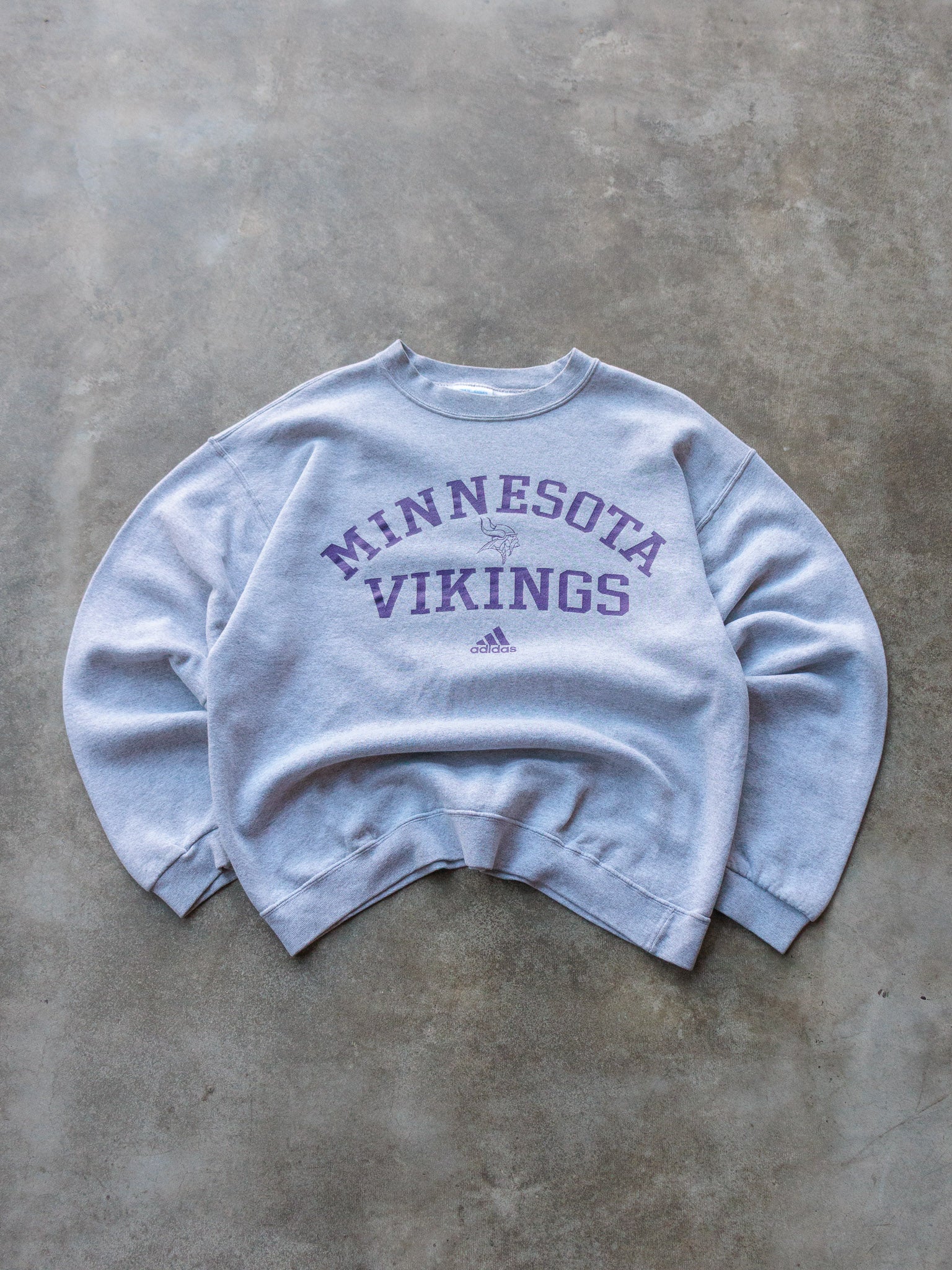 Vintage 00s Grey Adidas Minnesota Vikings Sweatshirt (M)