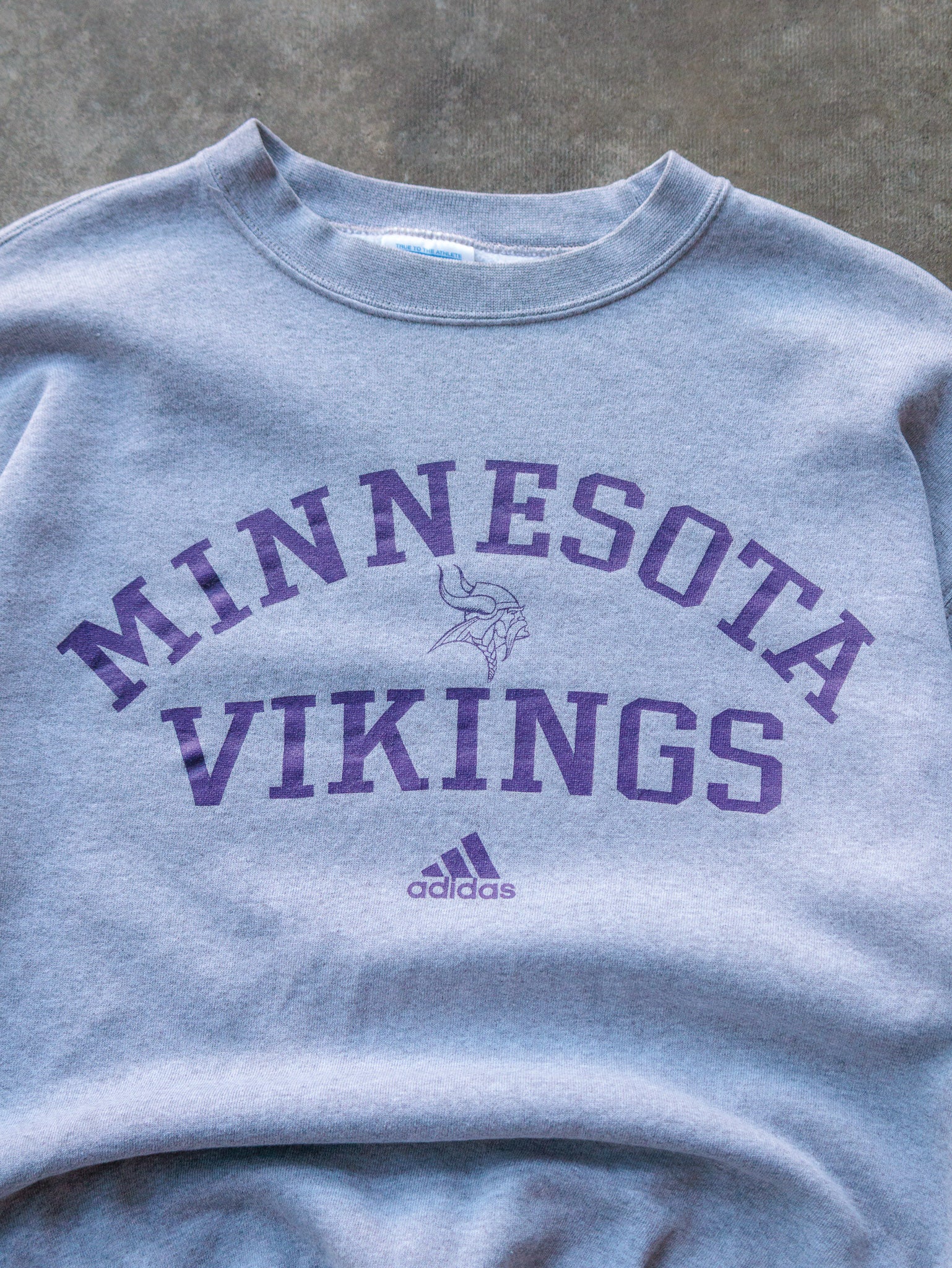 Vintage 00s Grey Adidas Minnesota Vikings Sweatshirt (M)