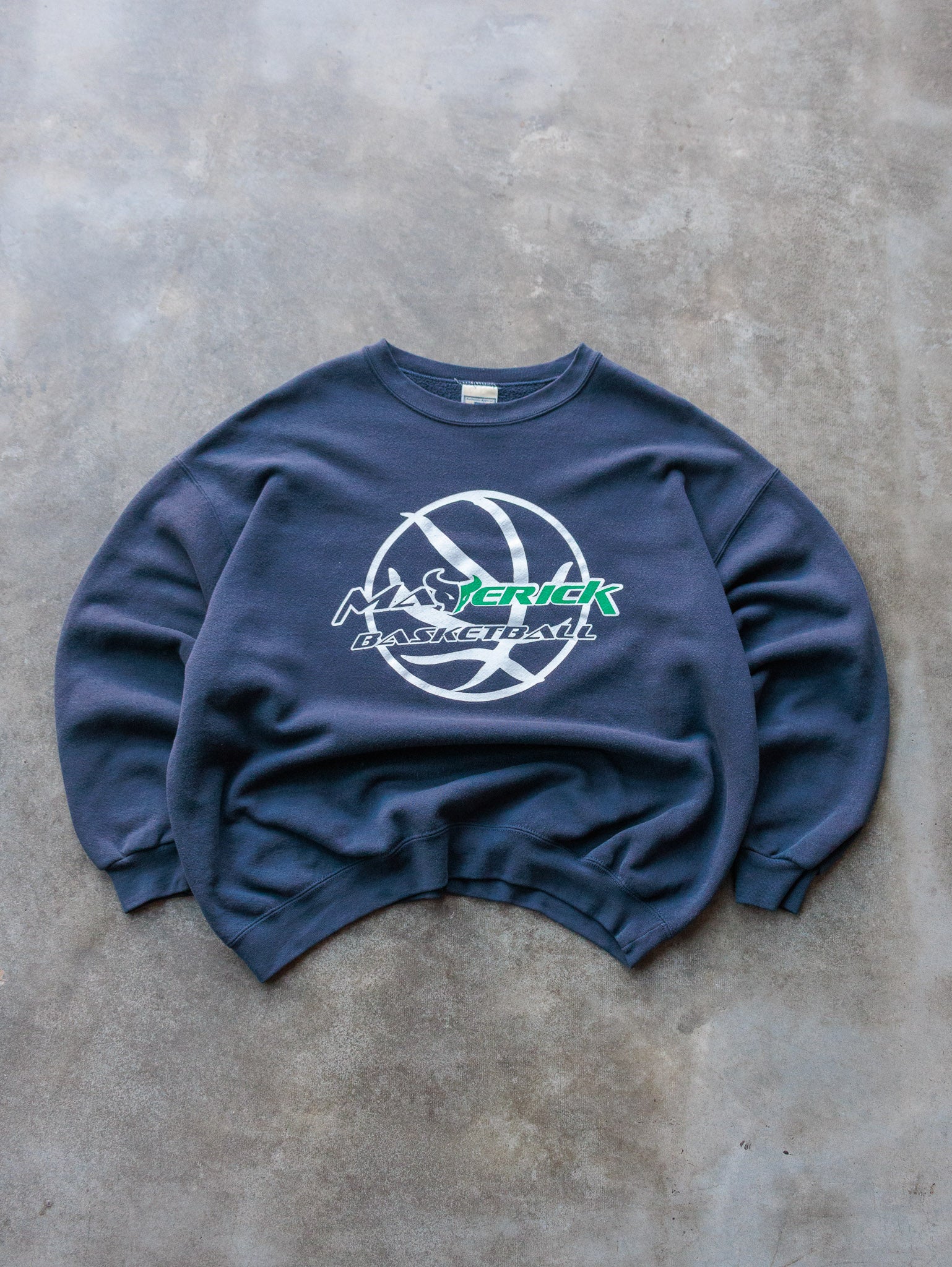 Vintage 90s Navy Maverick Basketball Sweatshirt (XL)