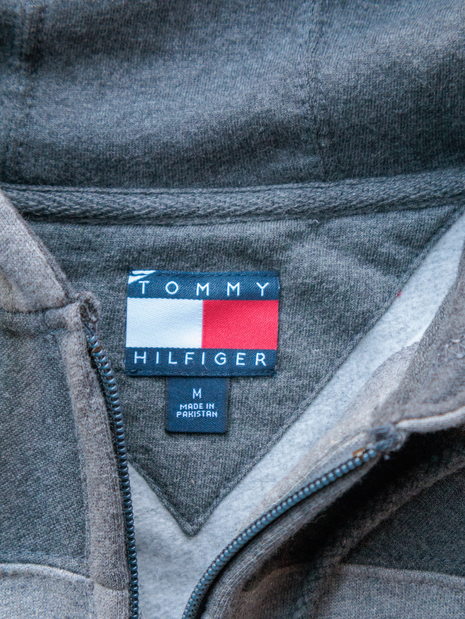 Vintage 00s Grey Tommy Hilfiger Quarter Zip Hoodie (M)