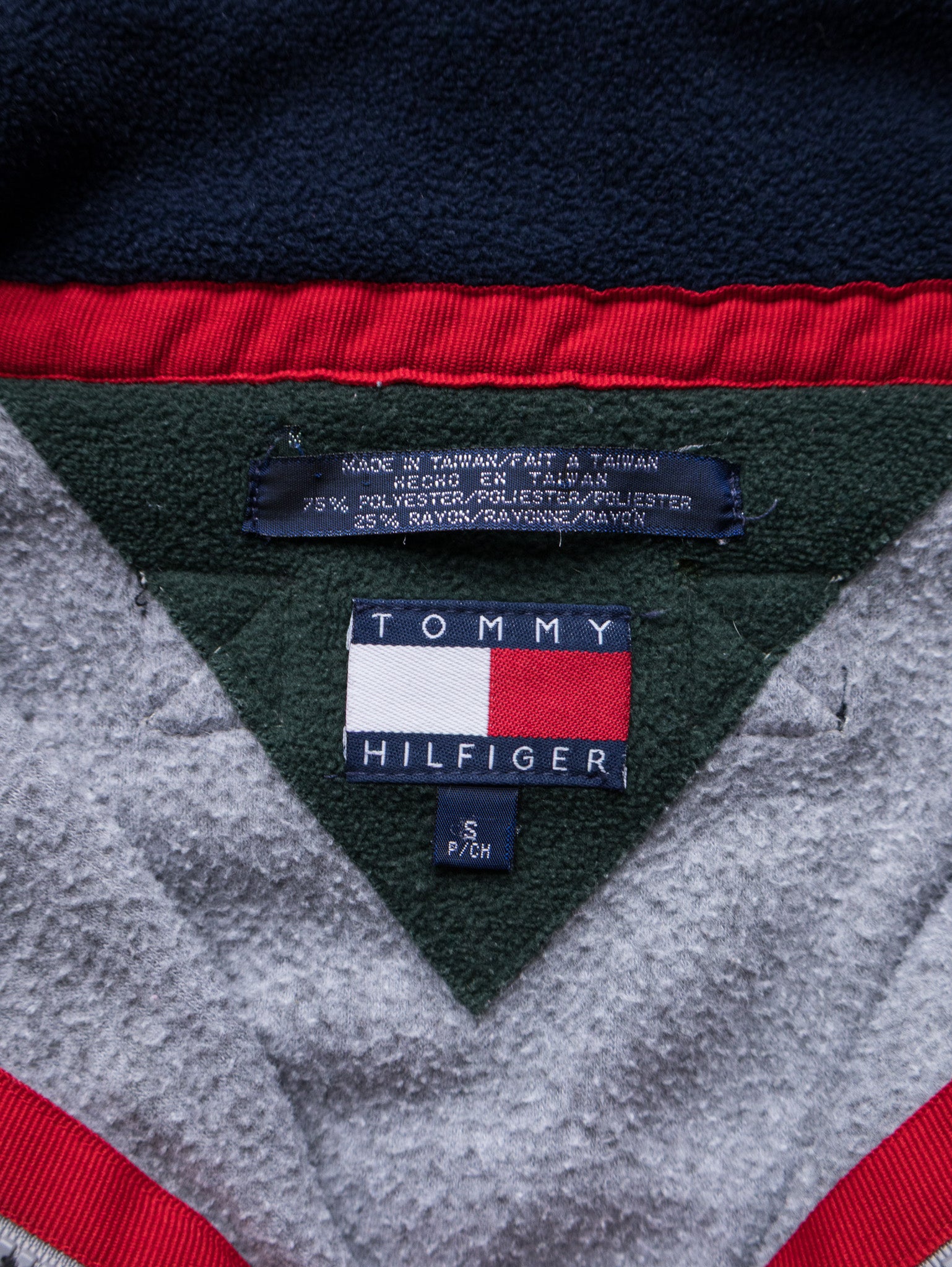 Vintage 90s Grey Tommy Hilfiger Fleece Quarter-Zip Sweatshirt (S)