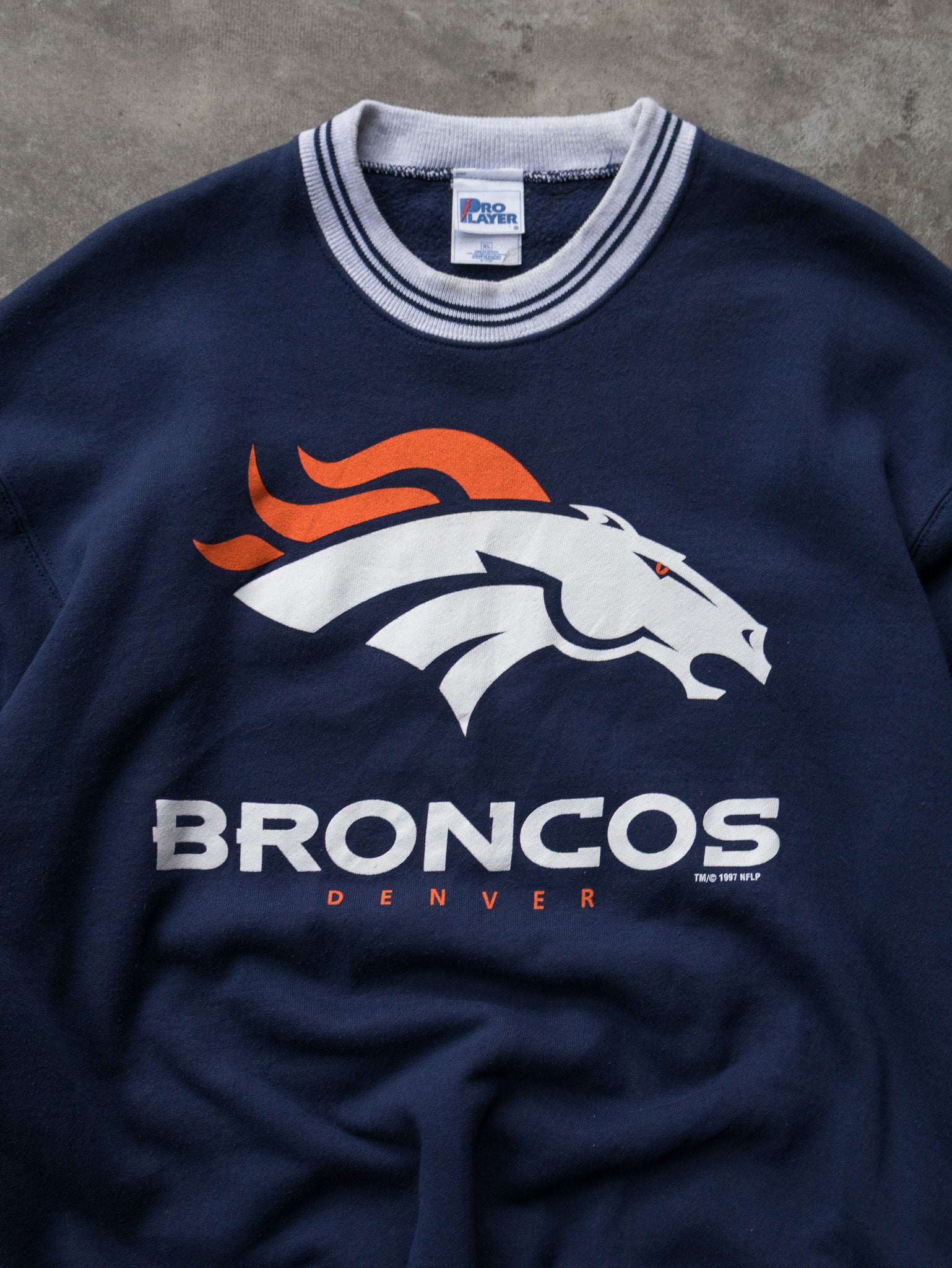 Vintage 1997 Navy Denver Broncos Sweatshirt (XL)