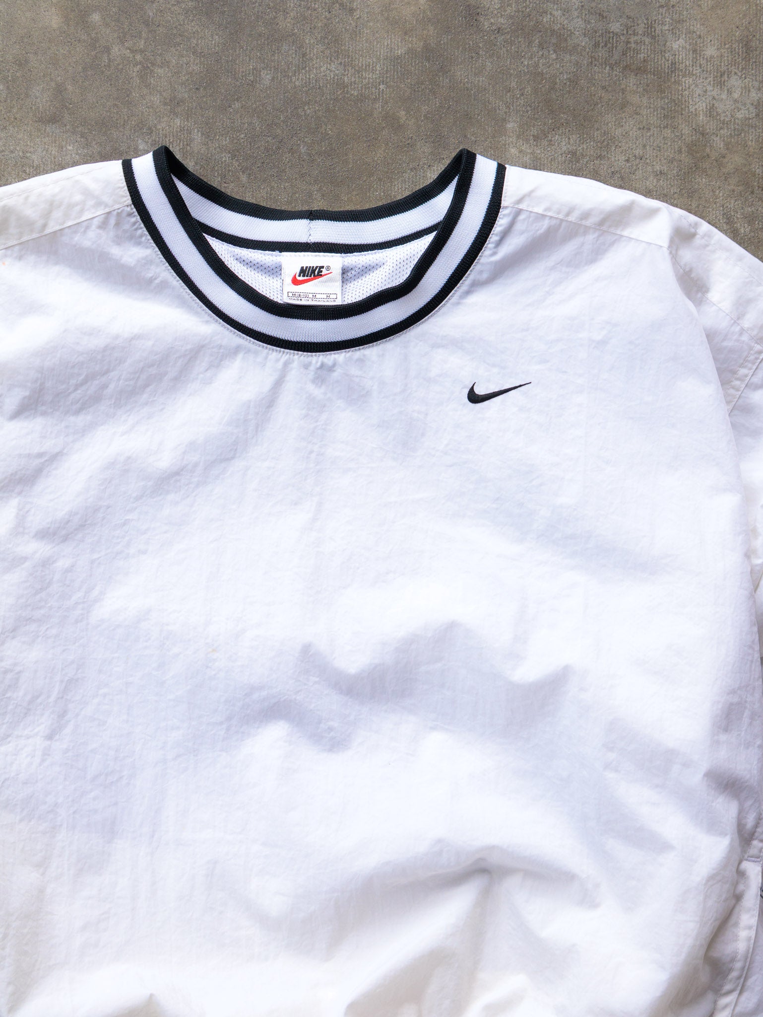 Vintage 90s White Nike Windbreaker Pullover (Women's M)