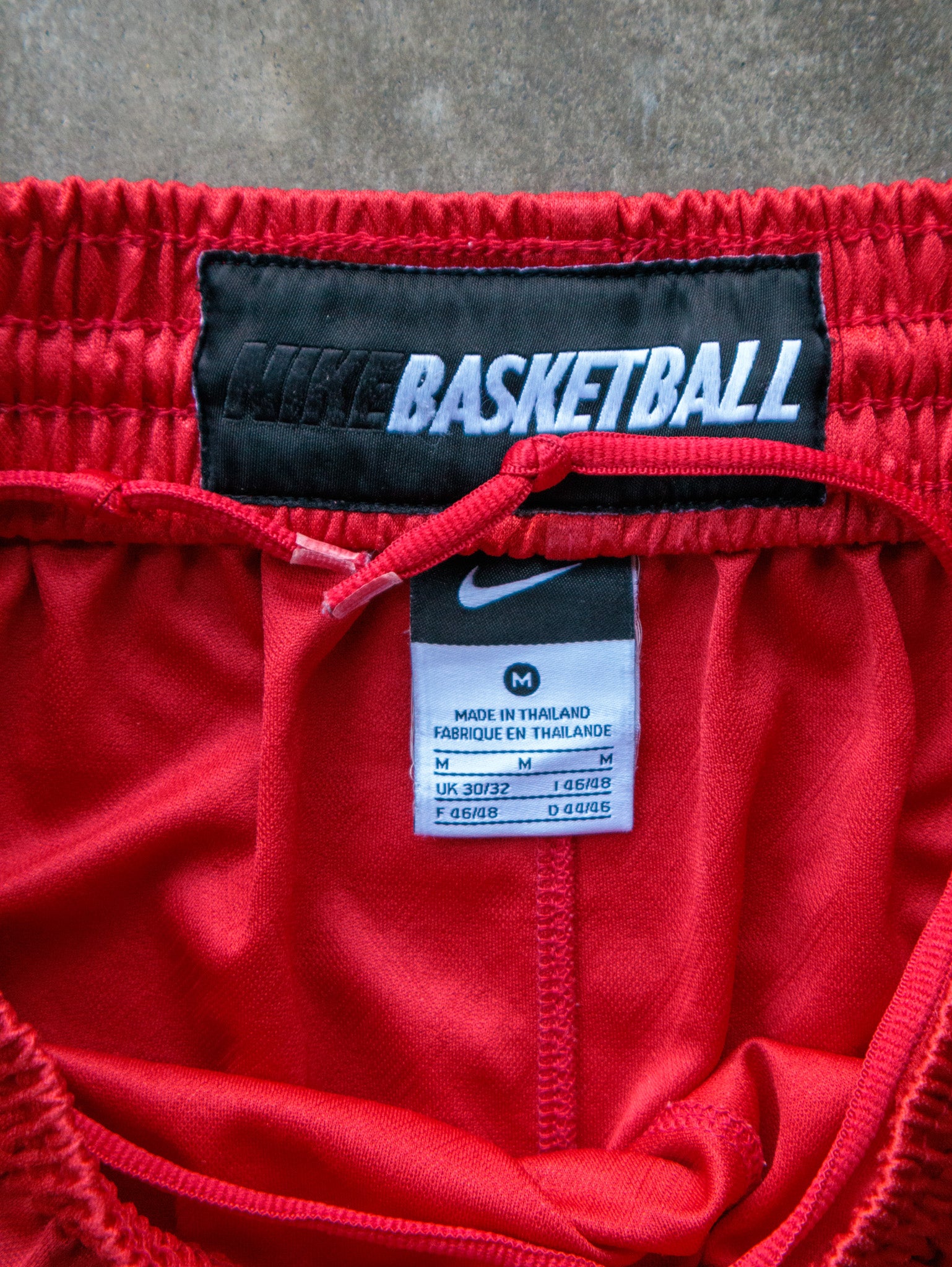 Vintage 00s Red Nike Shorts (M)