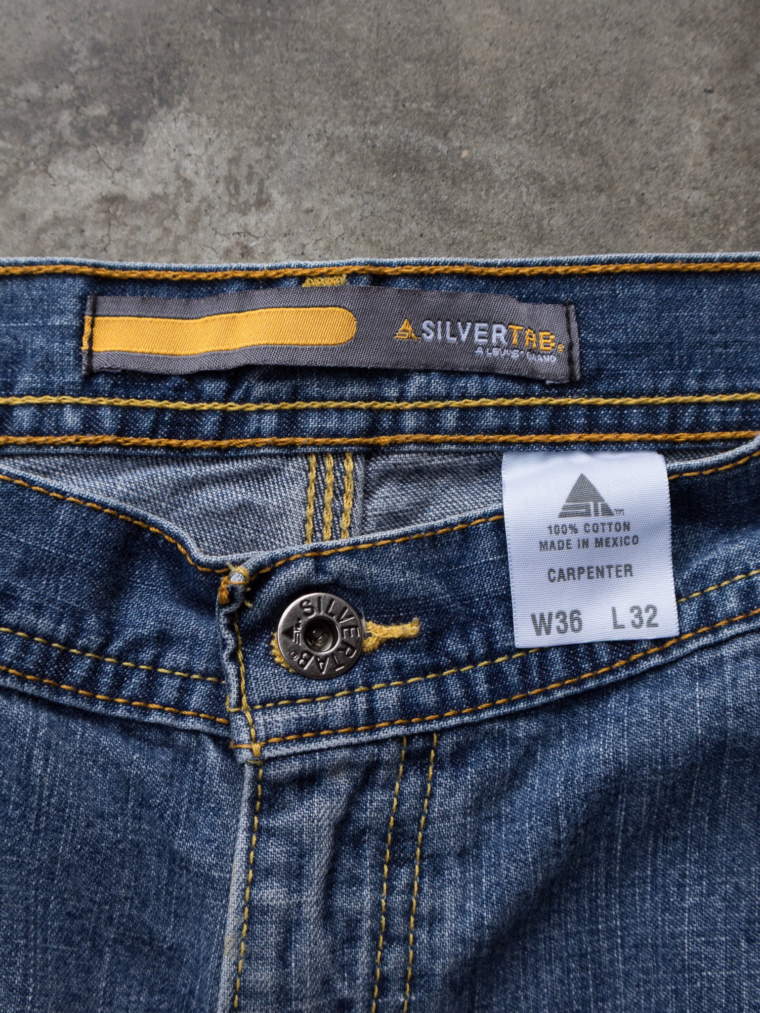 Vintage Blue Levi’s Silvertab Carpenter Jeans (W36)