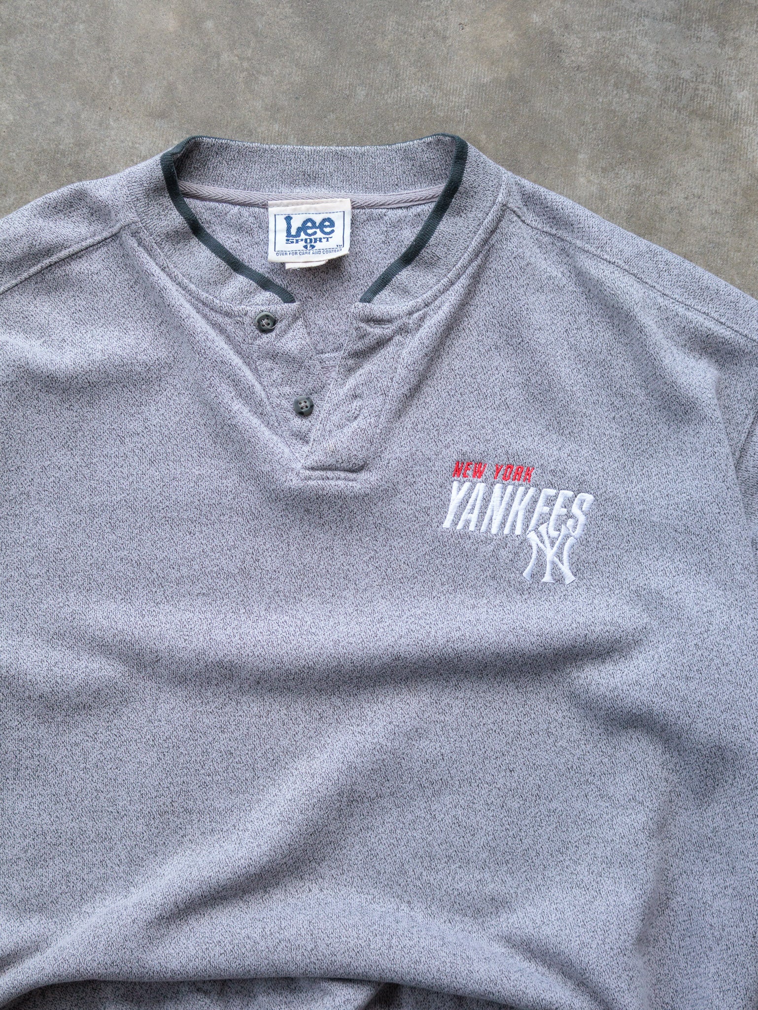 Vintage 90s New York Yankees Henley Sweatshirt (L)
